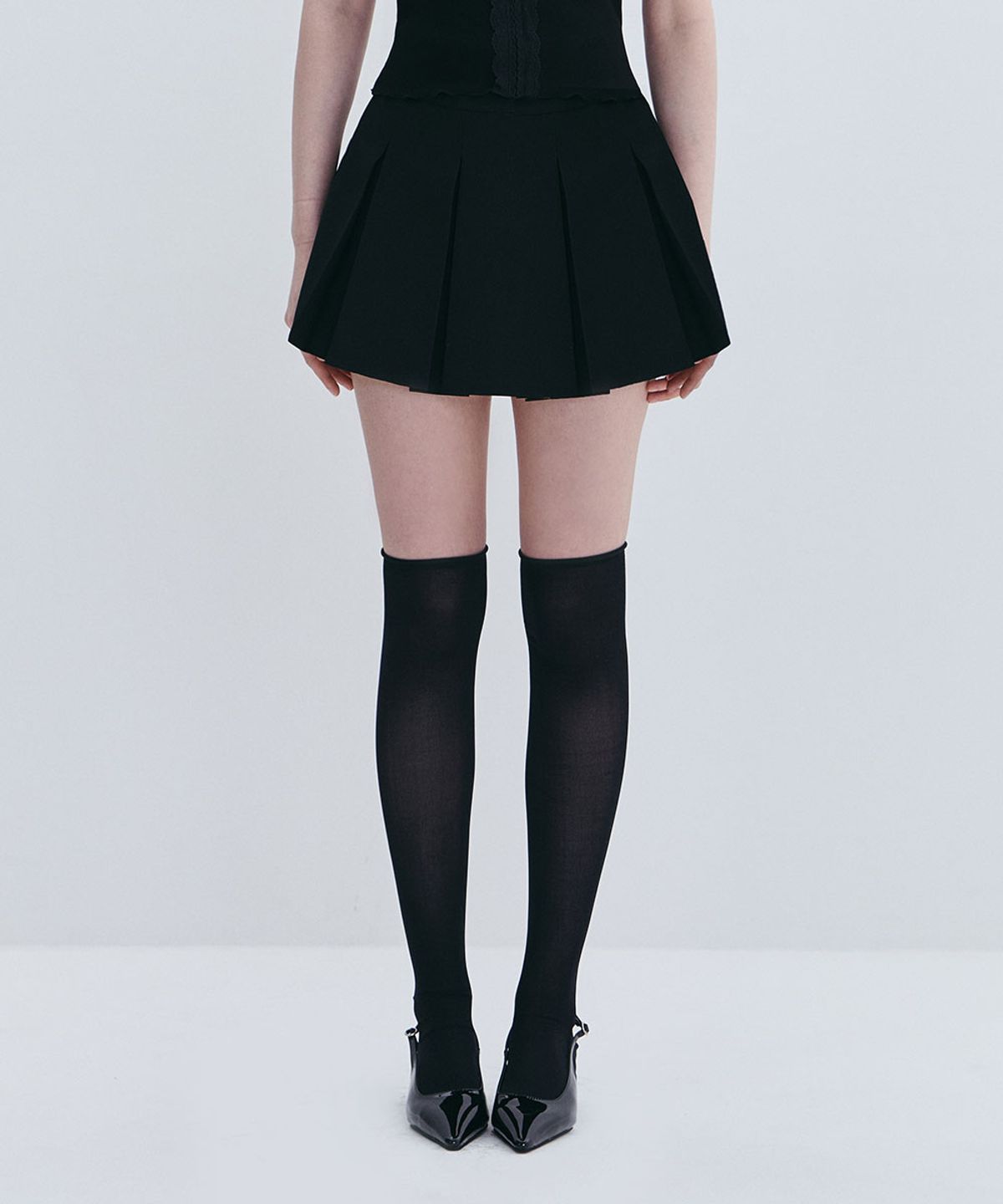 모아벨(MOABEL) CLASSIC PLEATS TENNIS SKIRT - BLACK