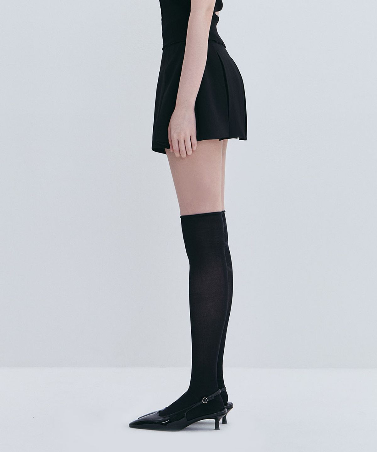 모아벨(MOABEL) CLASSIC PLEATS TENNIS SKIRT - BLACK