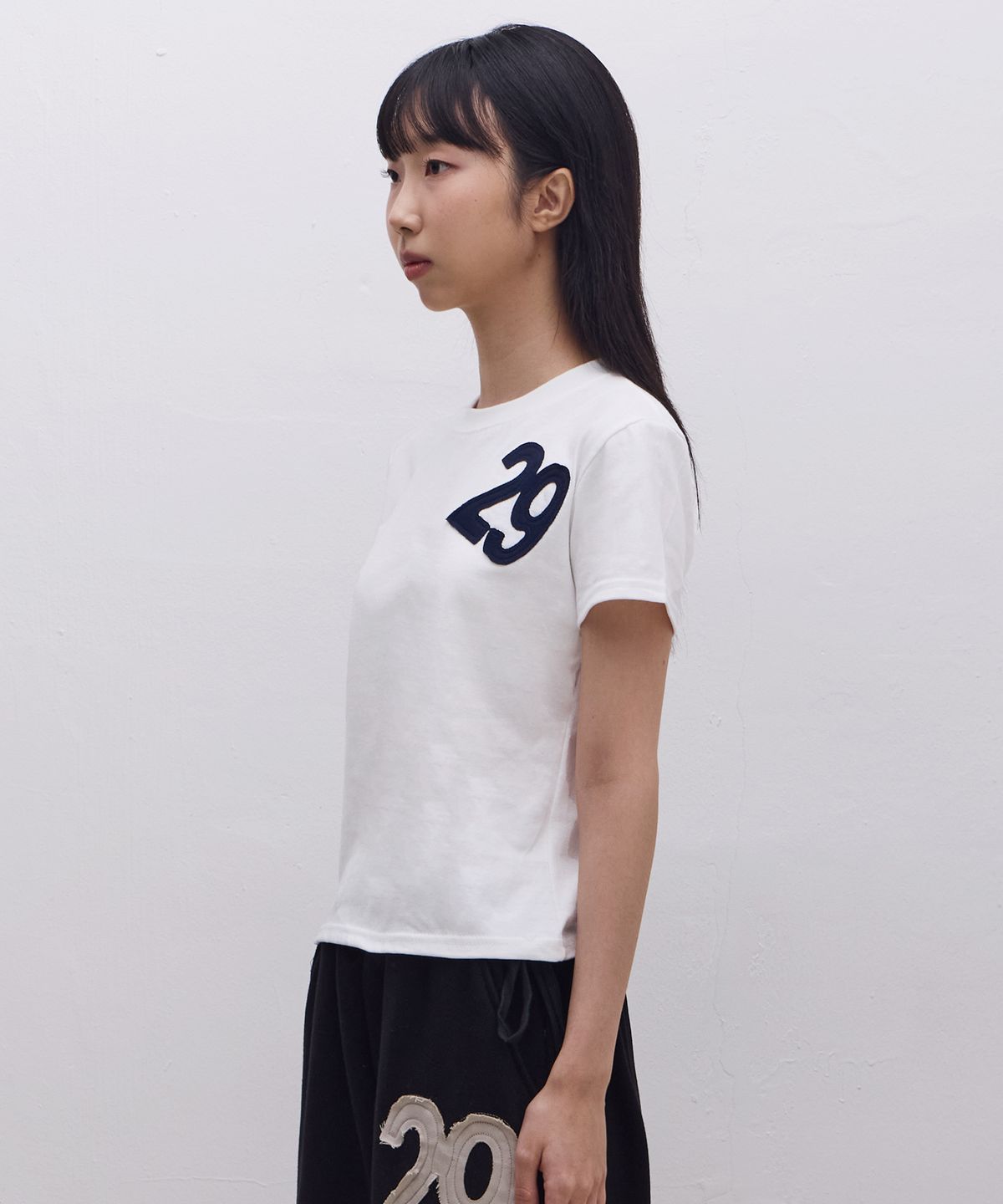 에브리시(EVERYASY) 29패치 반팔 티셔츠 (화이트)