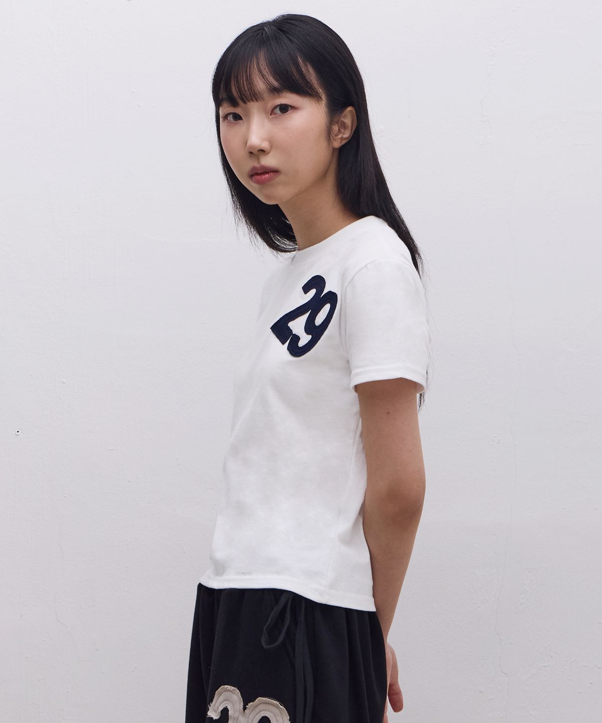 에브리시(EVERYASY) 29패치 반팔 티셔츠 (화이트)