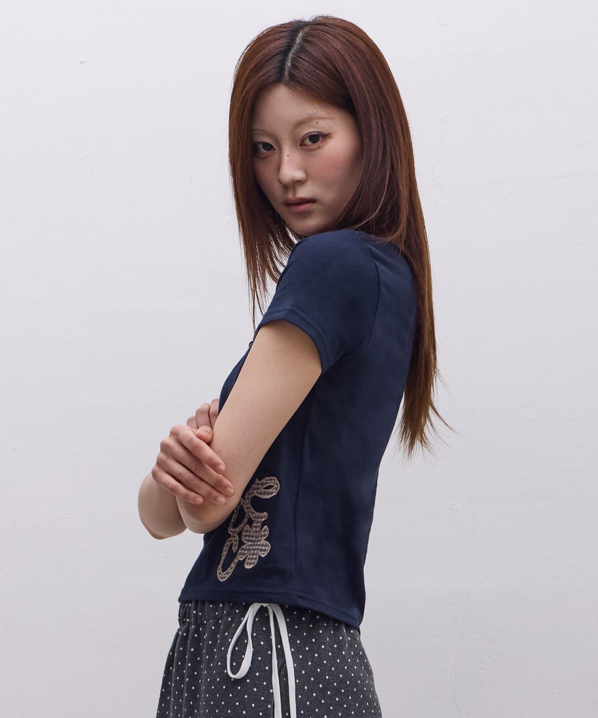 에브리시(EVERYASY) 버튼 패치워크 반팔 티셔츠 (네이비)