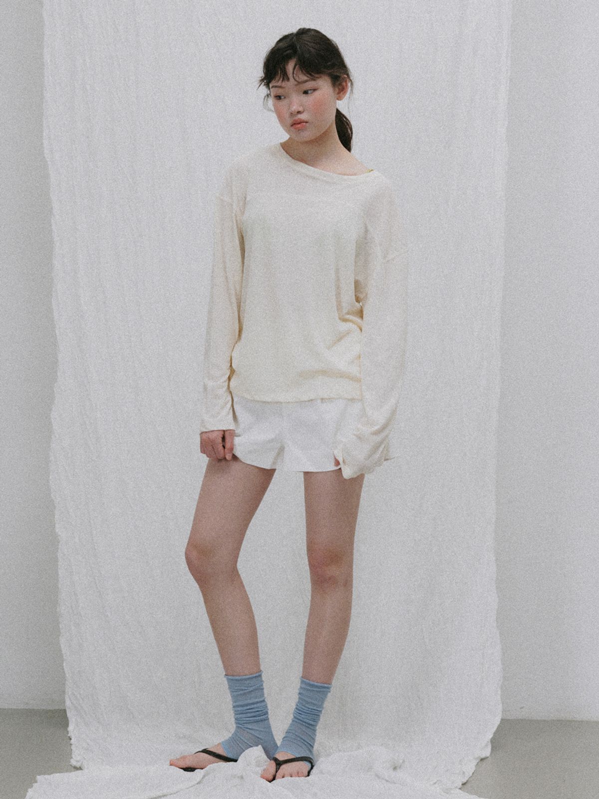 플라드주르(PLATDUJOUR) Loose neck T-shirts (Cream)