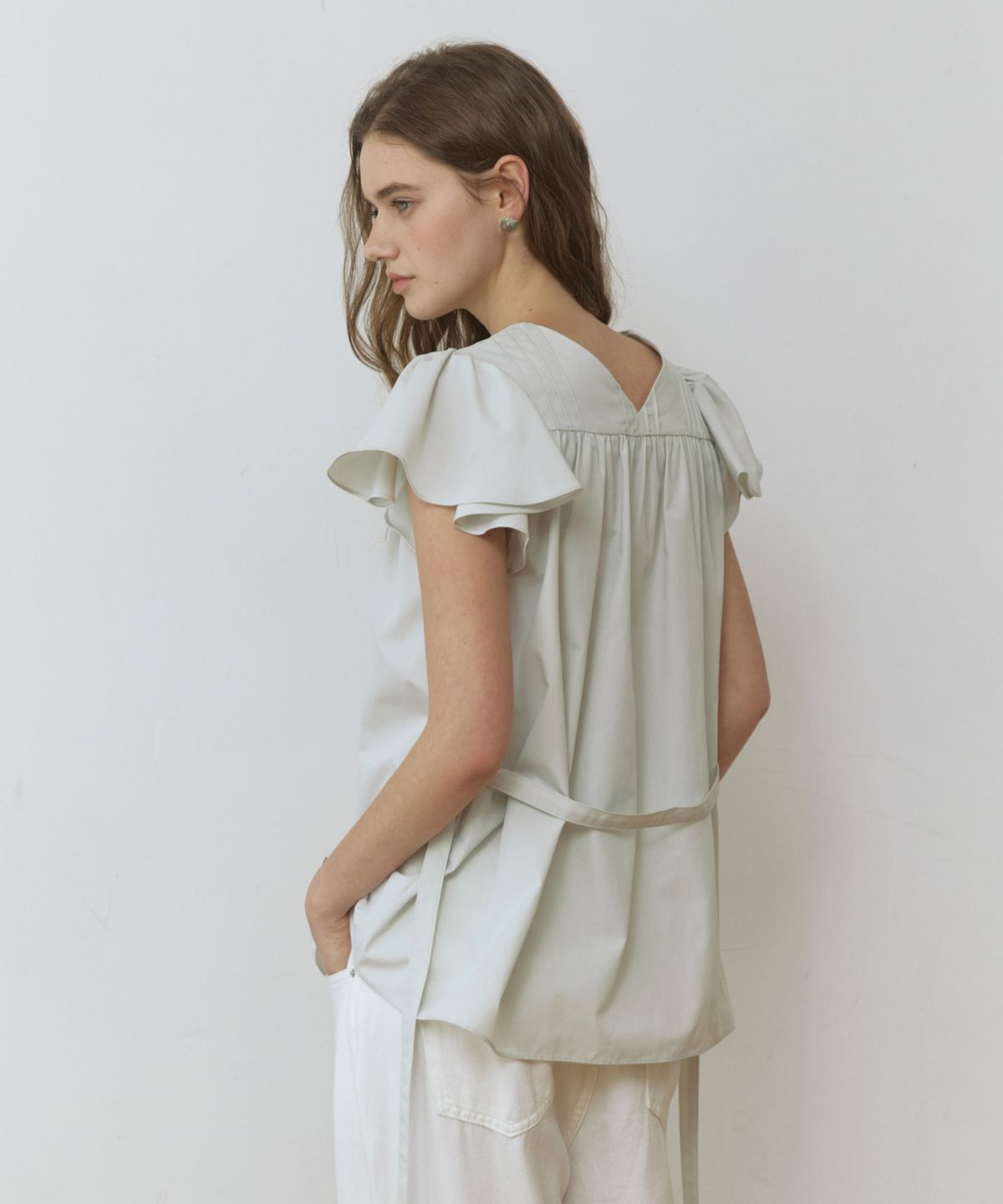 어다울(ADAUL) Pixie ruffle wing belted blouse - ash khaki