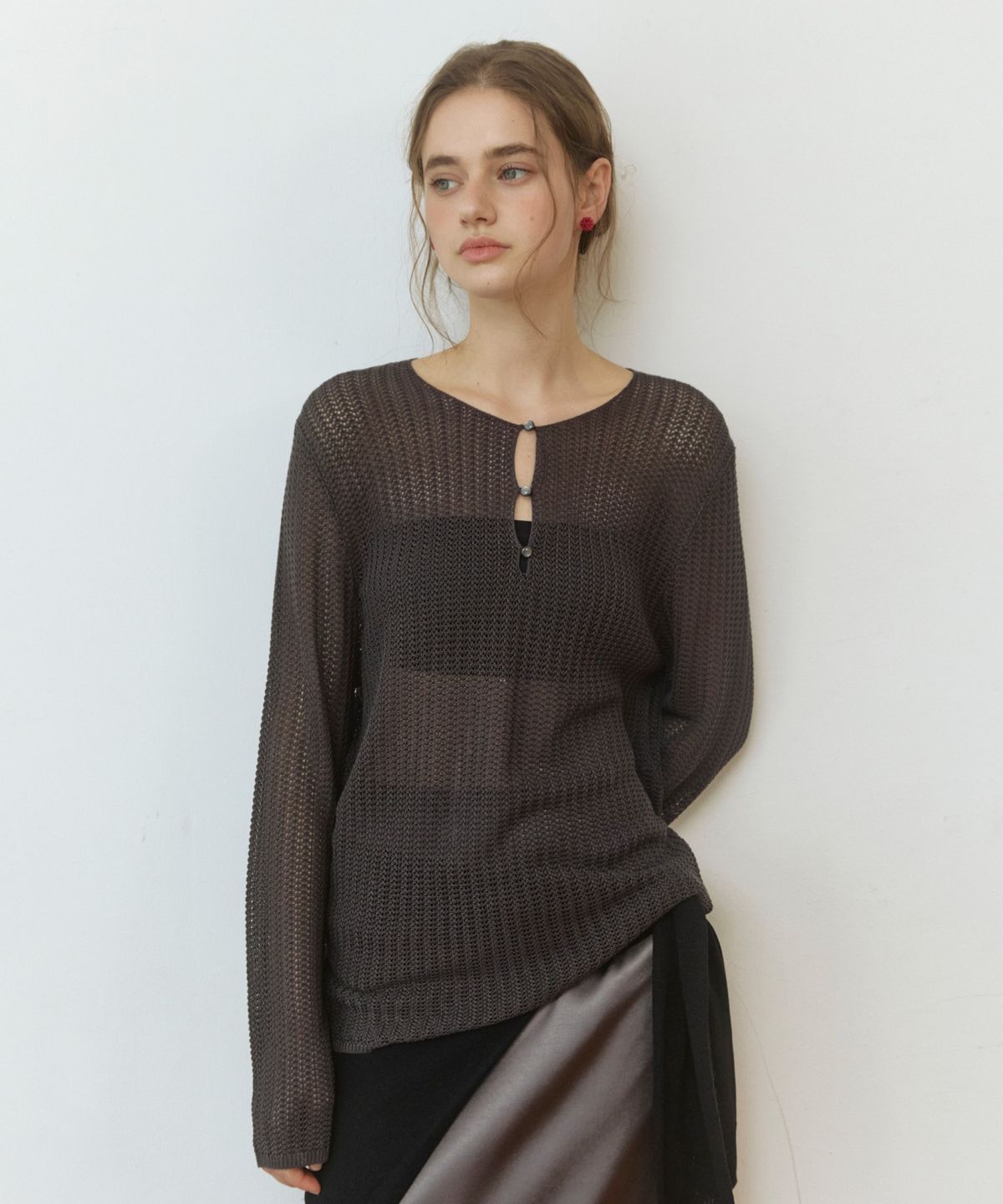 어다울(ADAUL) Three button net see through knit - charcoal