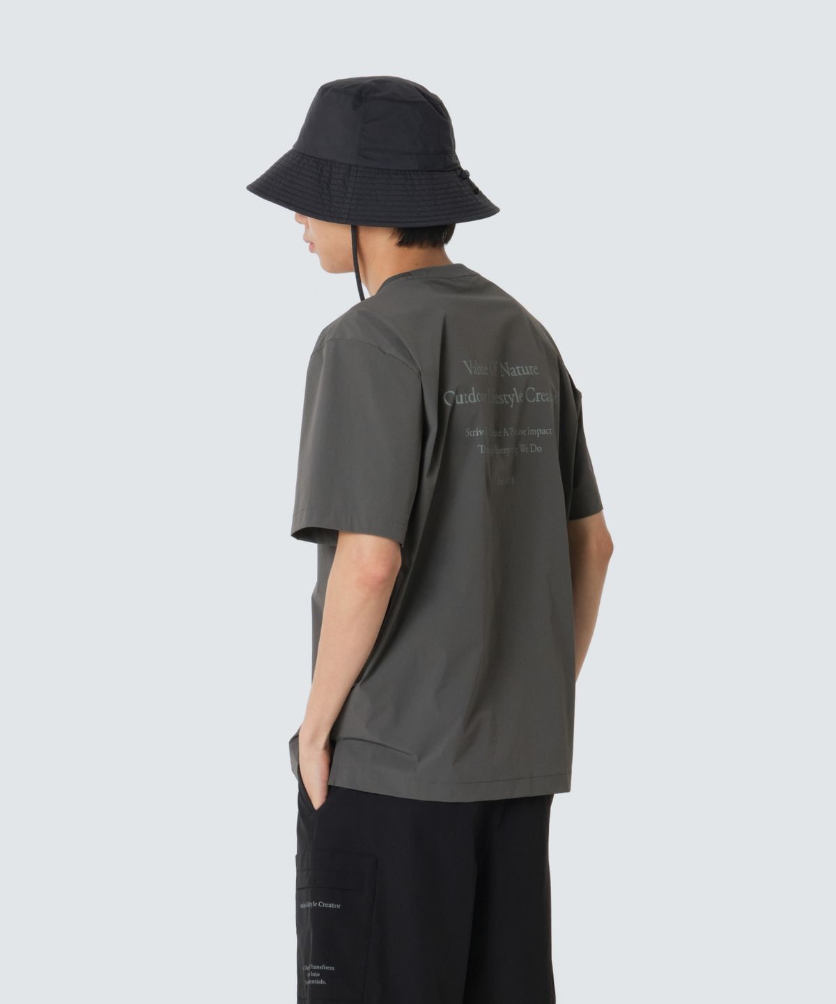 스노우피크 어패럴(SNOWPEAK APPAREL) 씬테크 레터링 반팔 티셔츠 (S26MUSTS31) Rustic Khaki