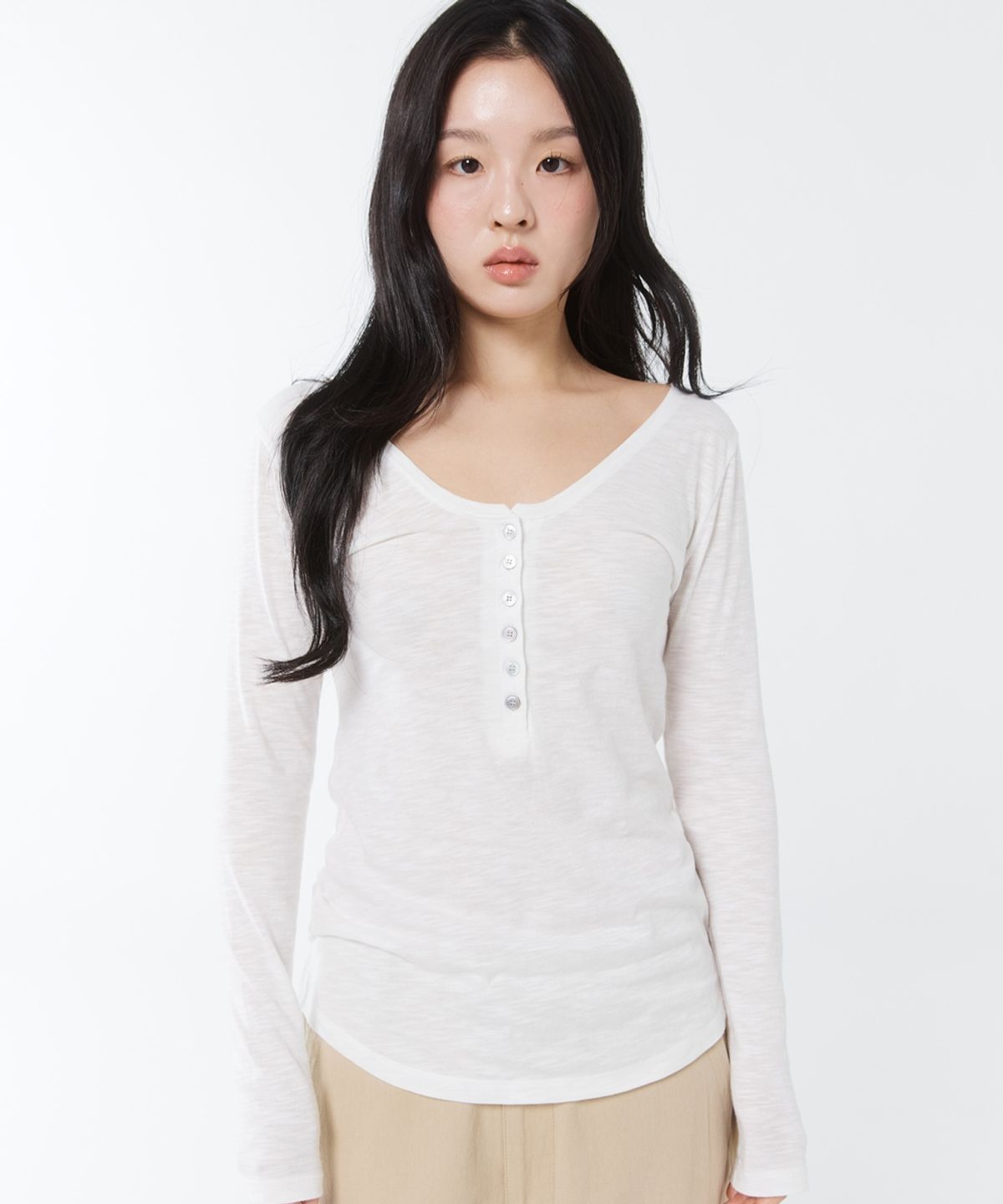 콜로신스(COLOCYNTH) Shell Button Top White