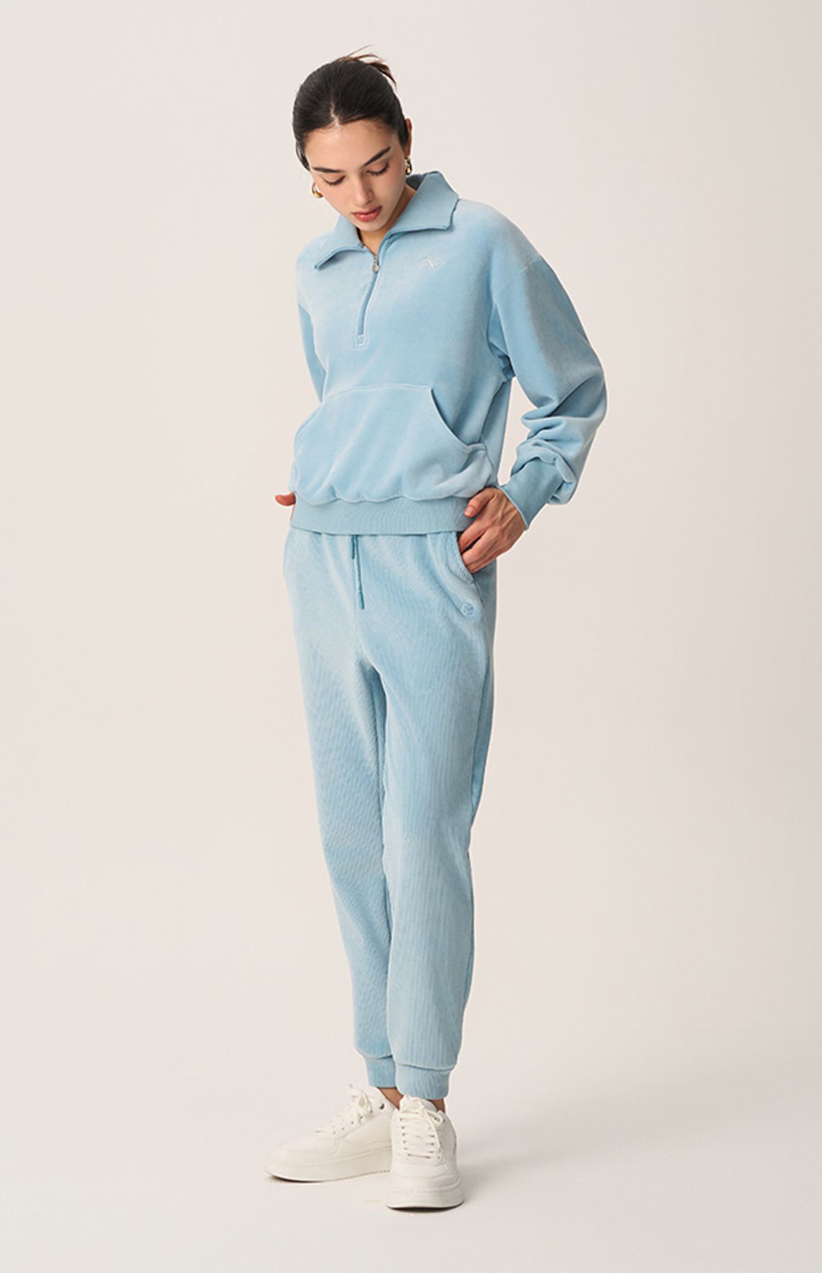 위뜨(HUIT) 웜벨벳 기모조거 HTWJG4L04T