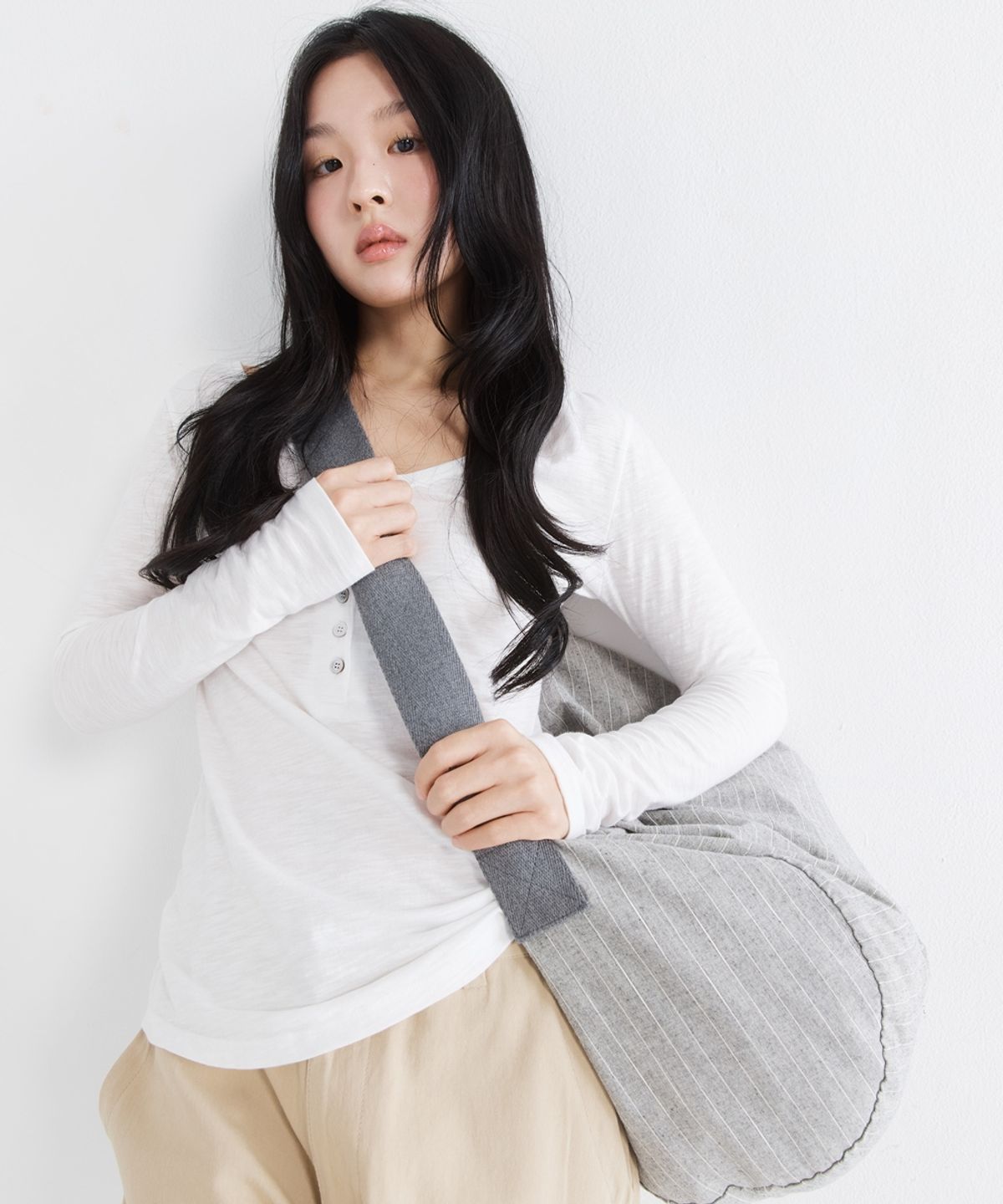콜로신스(COLOCYNTH) Creta Cross Bag Light Gray Stripe