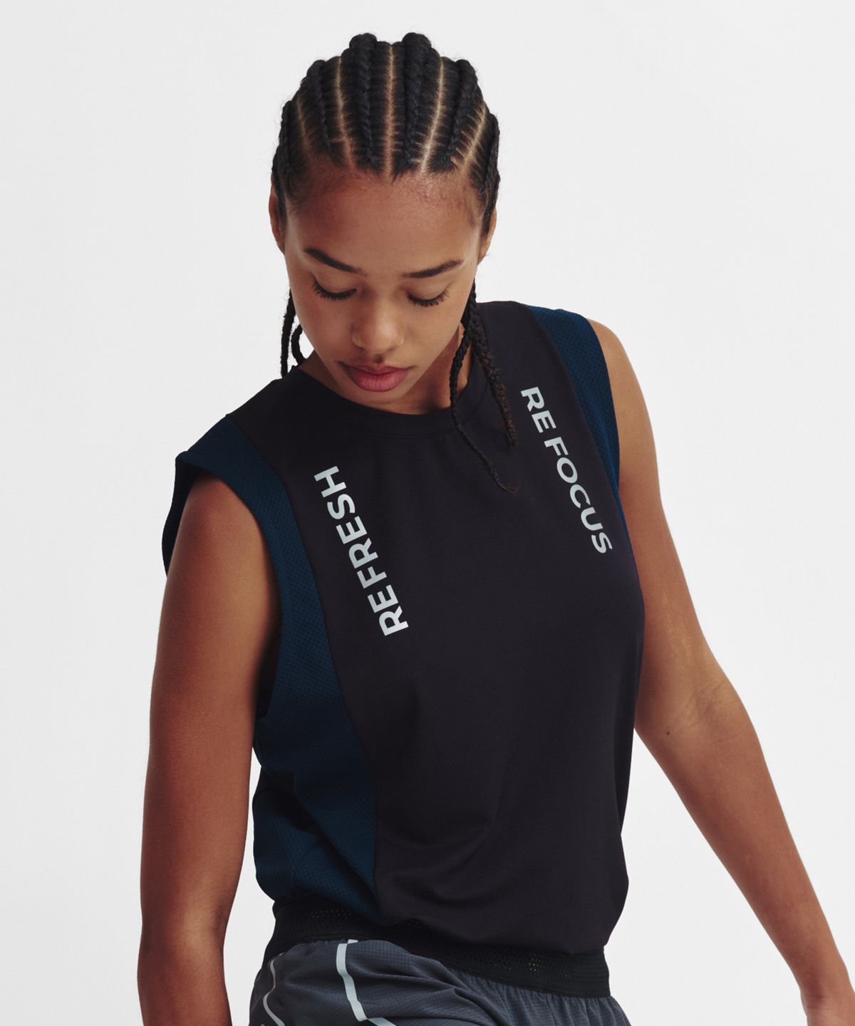 미나수(MENASOO) Refocus Mesh Sleeveless Top