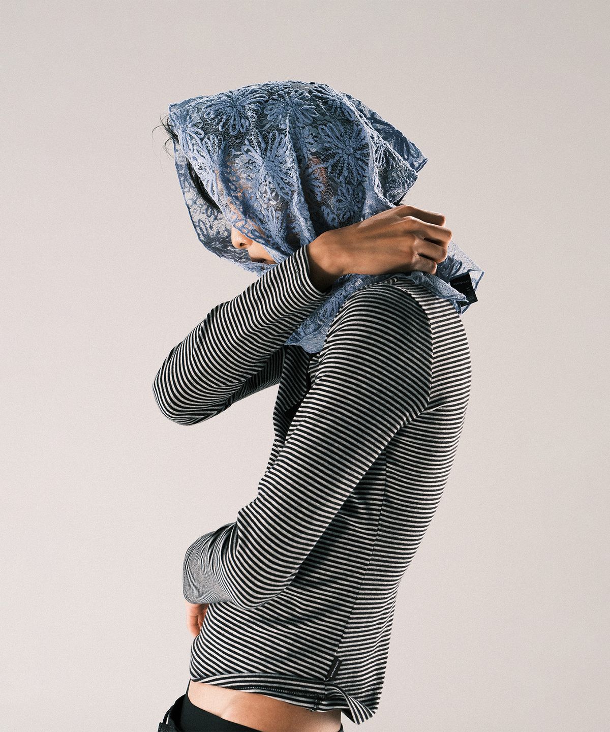 본바이한(BORNBYHAN) LOOMED BLOOM SCARF SKY BLUE