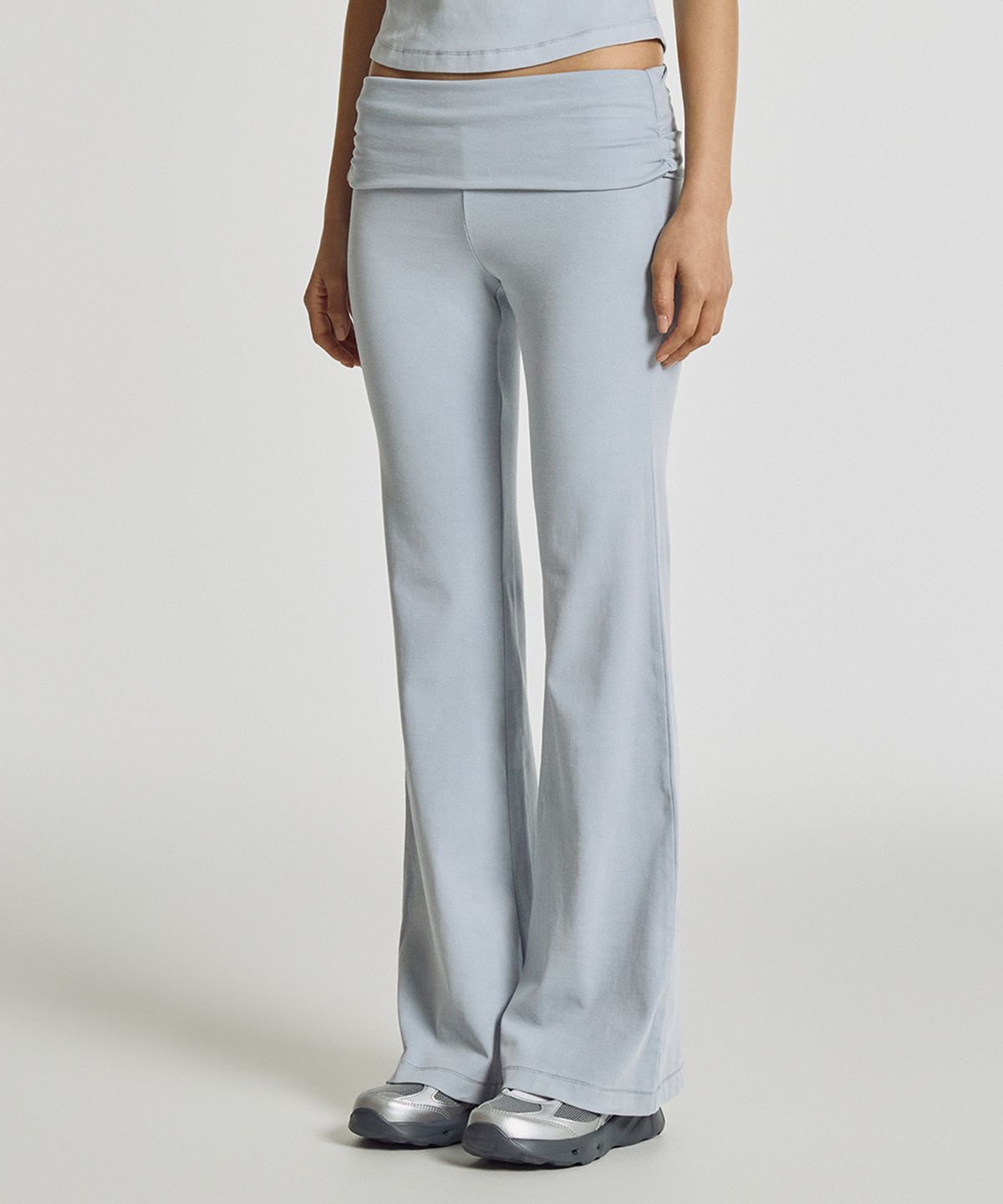 뉴발란스(NEW BALANCE) NBMLG2W472 / WOMEN 핏티드 폴디드 플레어 팬츠 (DYEING BLUE)