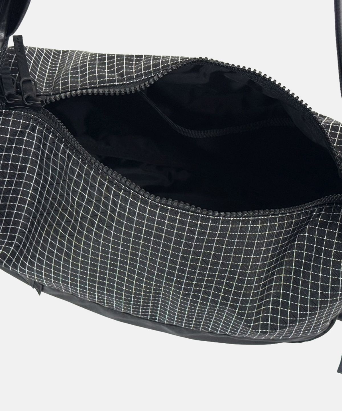 모이프(MOIF) [SS26] RAMIDUS ZIP SHOULDER BAG / BLACK GRID