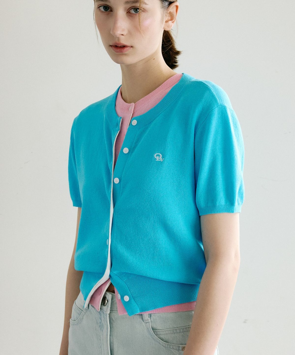 올리브 데 올리브(OLIVE DES OLIVE) 배색 포인트 로고 자수 반팔 가디건 OK6MD4710