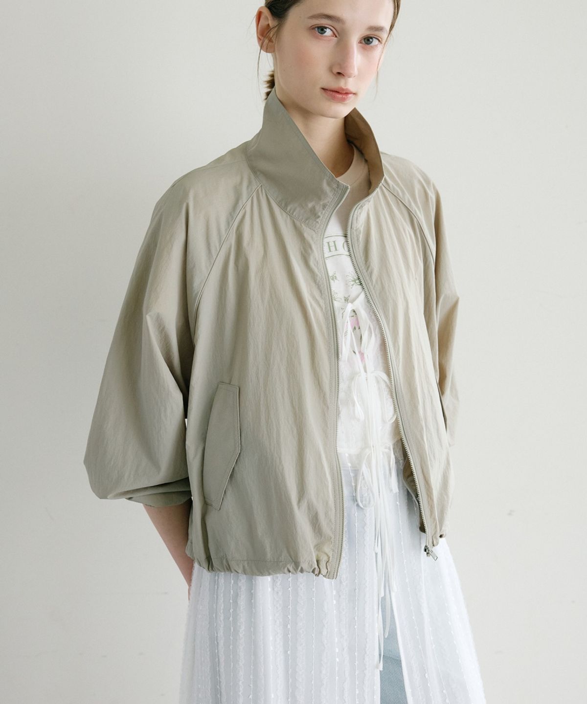올리브 데 올리브(OLIVE DES OLIVE) 볼륨핏 하이넥 윈드브레이커 OW6MM4020