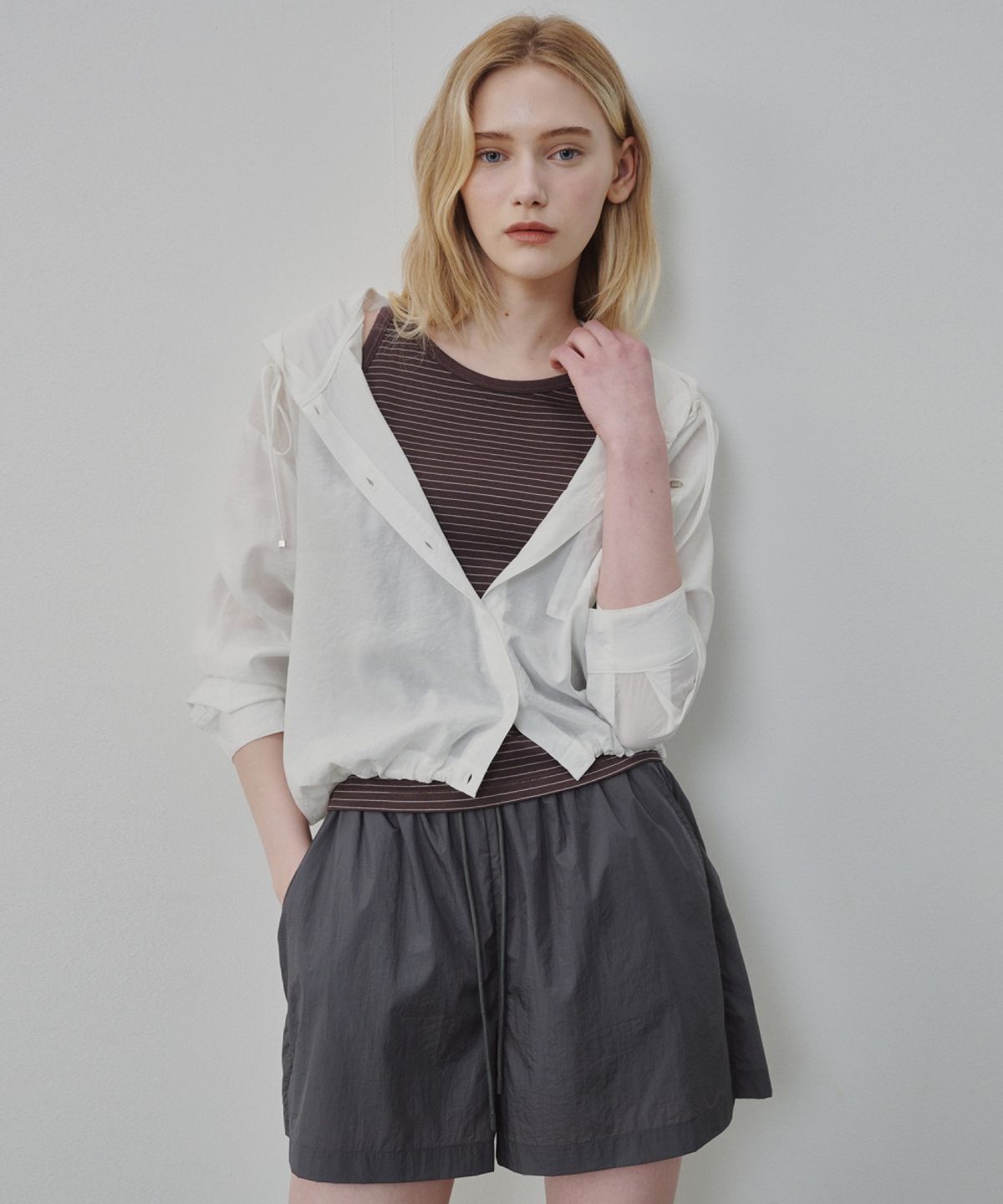 올리브 데 올리브(OLIVE DES OLIVE) 밑단 스트링 후드 셔츠형 점퍼 OW6MM4560