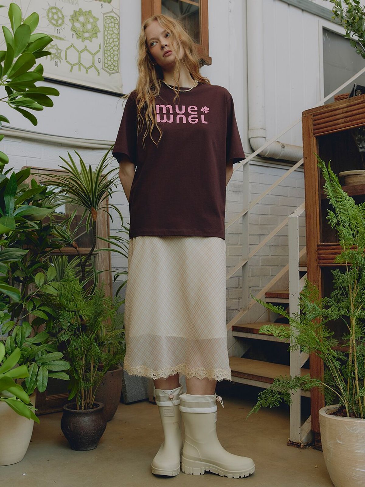 뮈뮈에르(MUEMUER) Muemuer Lettering Logo T-Shirt MU2633TS313M