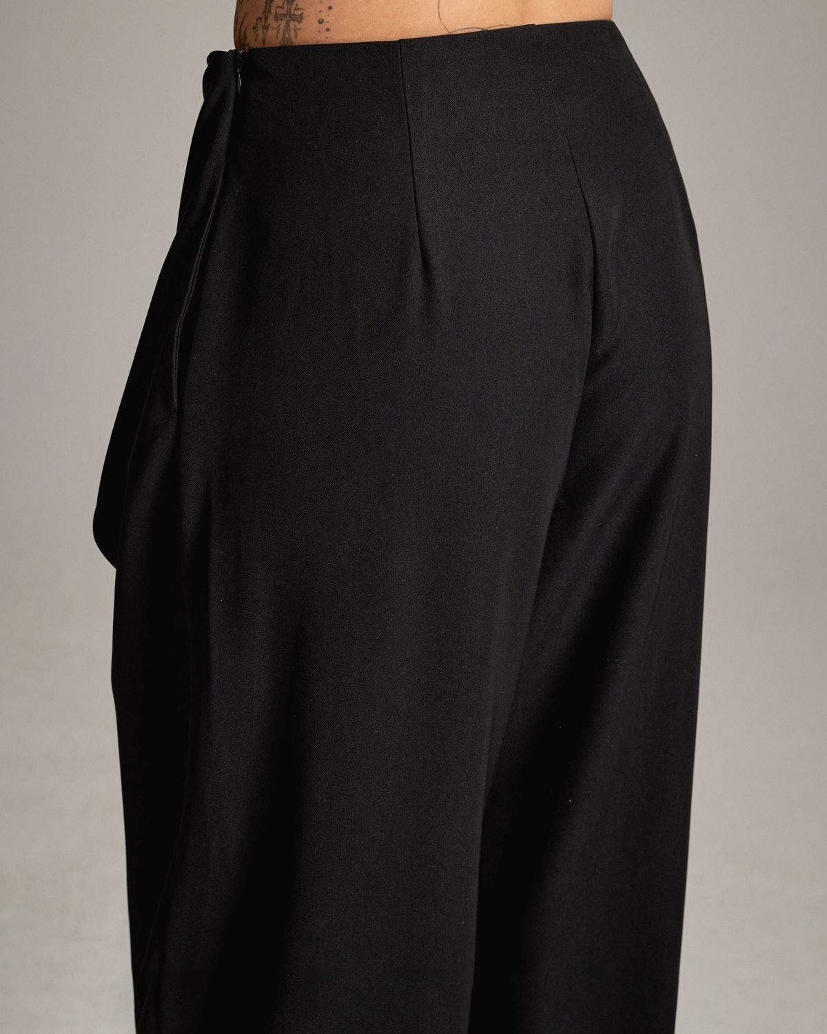 쿨시스(COOLSIS) CS DRAPE WRAP SLACKS-069 (BLACK)