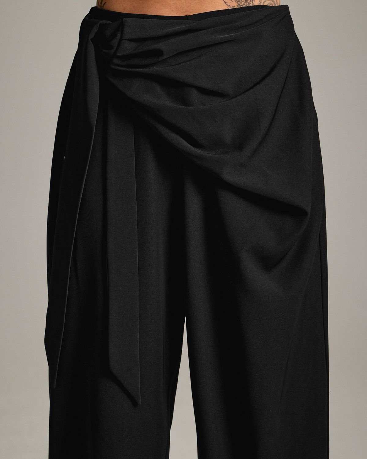 쿨시스(COOLSIS) CS DRAPE WRAP SLACKS-069 (BLACK)