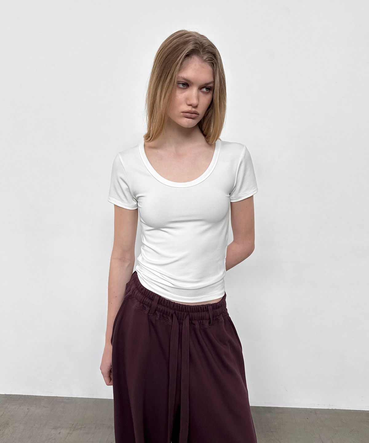샌드릭(SANDRIC) LINE.01 u-neck tee_2color