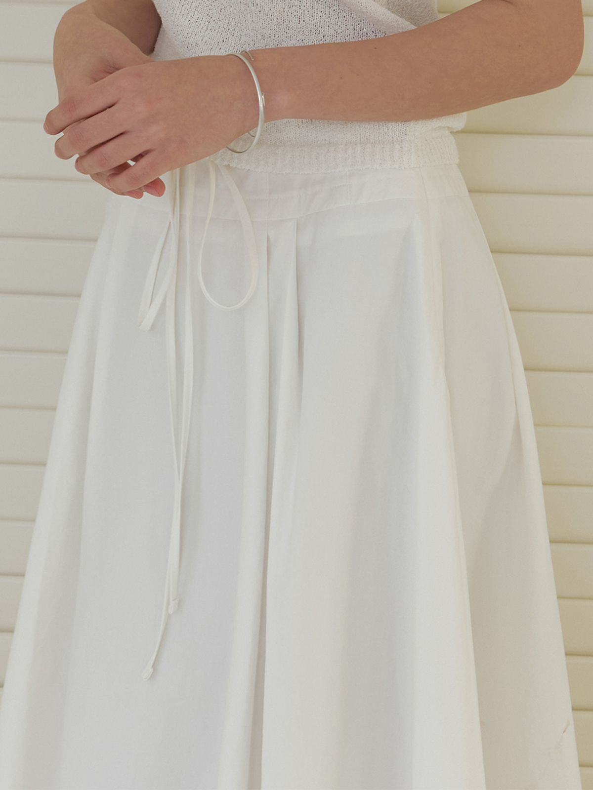 리엘(RE L) Via flare skirt (white)