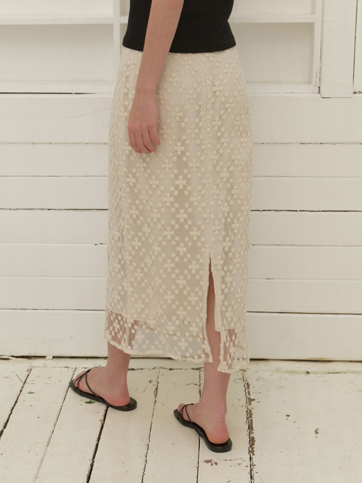 리엘(RE L) Faint lace skirt (natural)