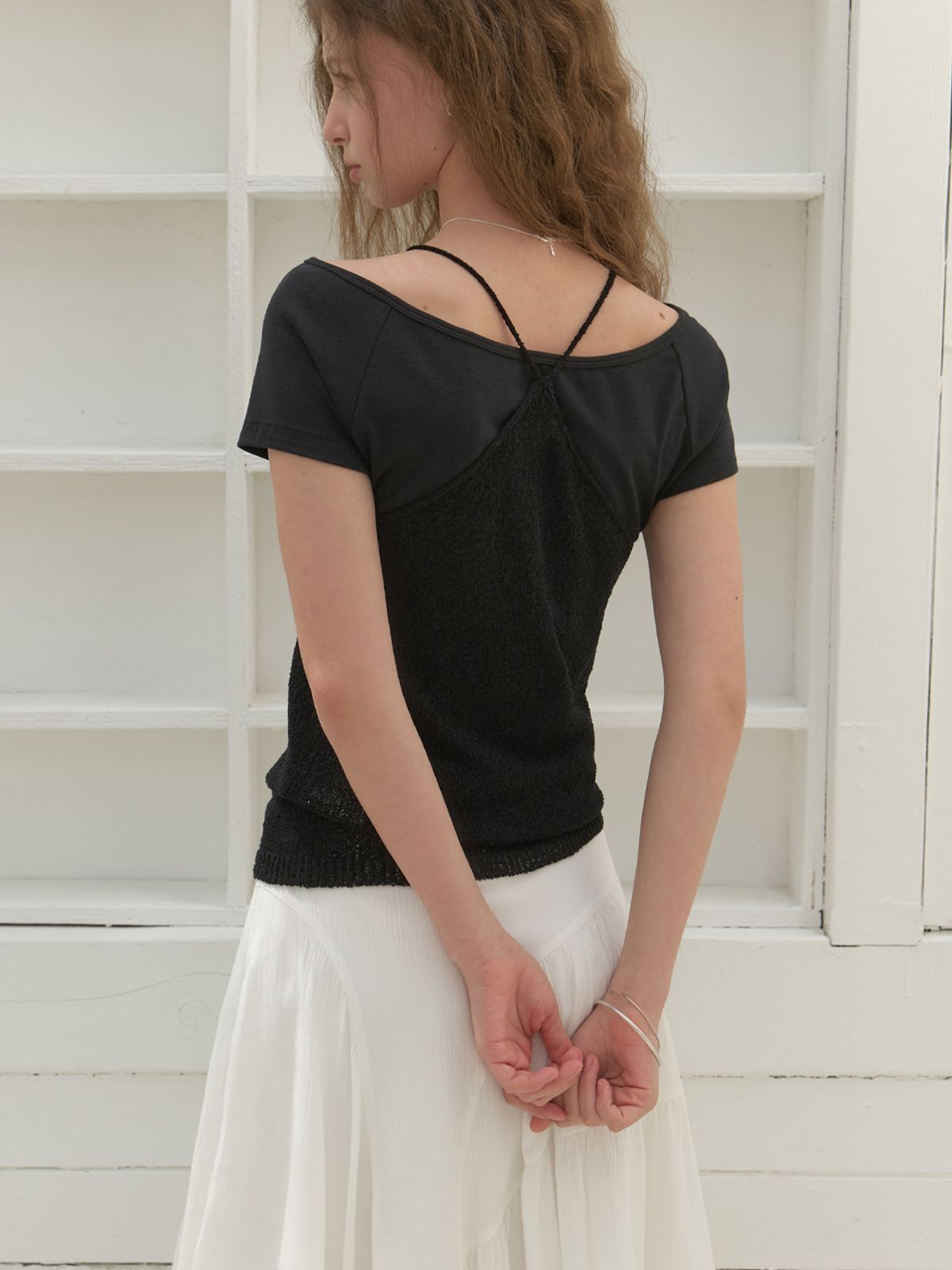리엘(RE L) Anni off shoulder half t-shirt (black)
