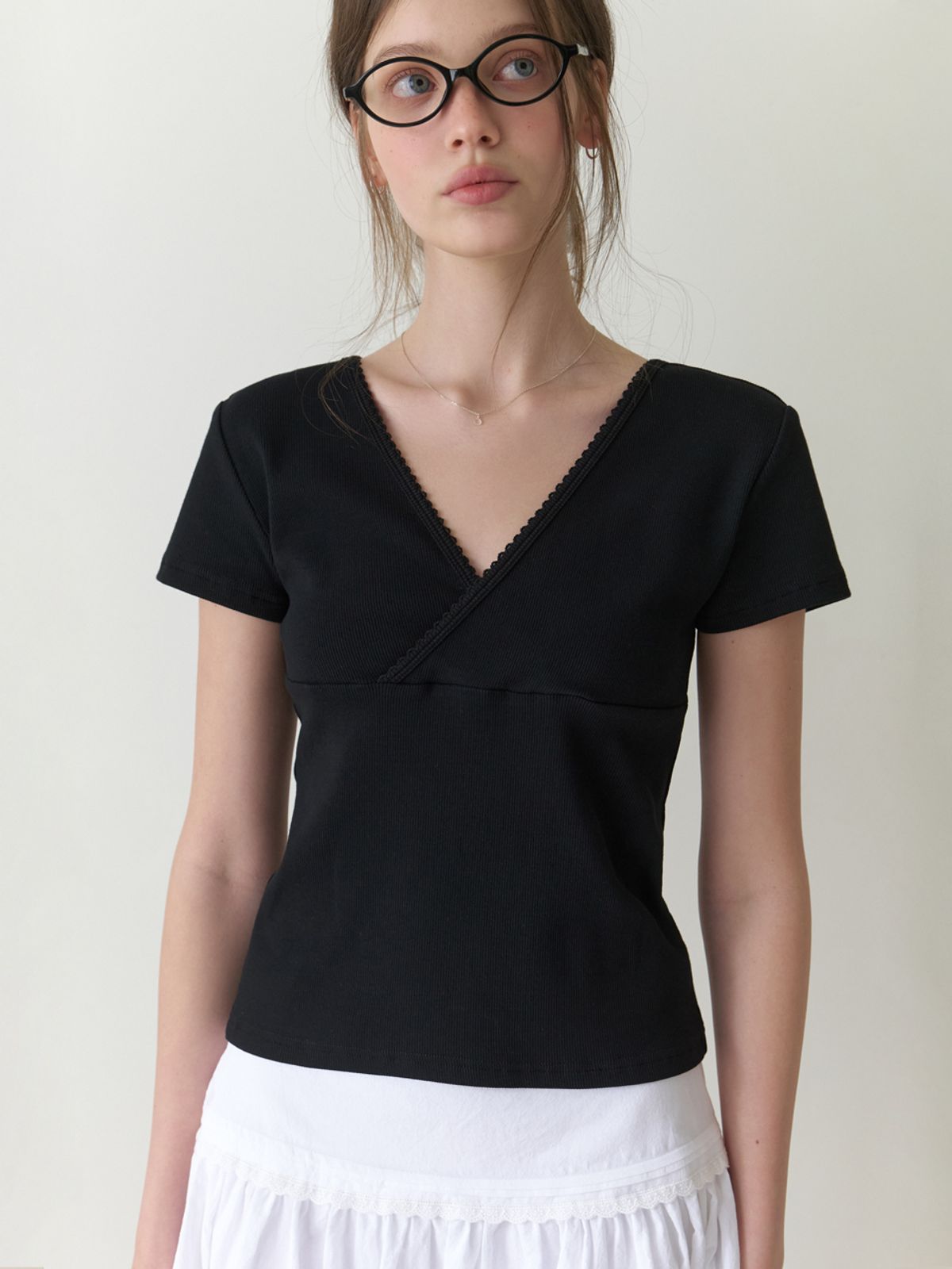 리엘(RE L) Sia v lace half t-shirt (black)