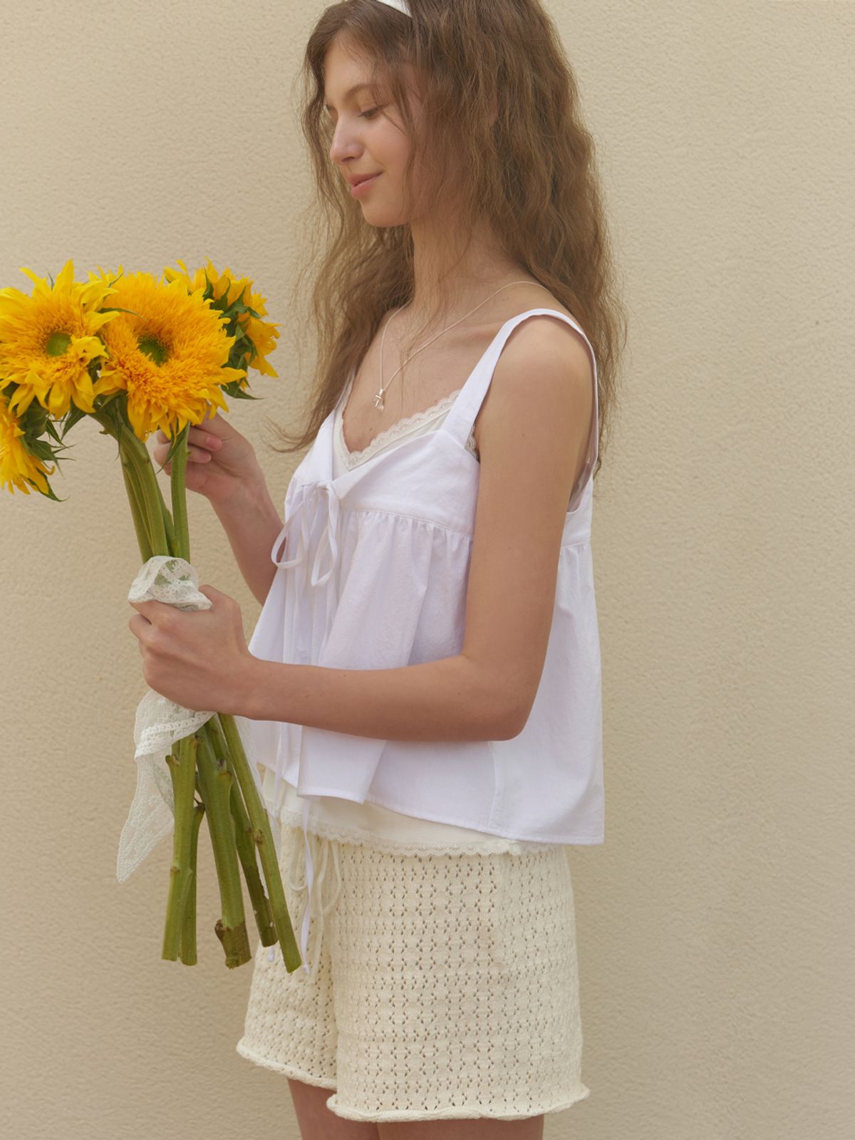 리엘(RE L) [2nd] Rati strap sleeveless blouse (white)