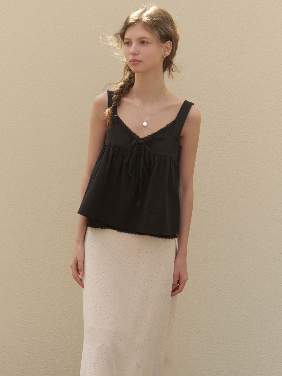 리엘(RE L) [3rd] Rati strap sleeveless blouse (black)