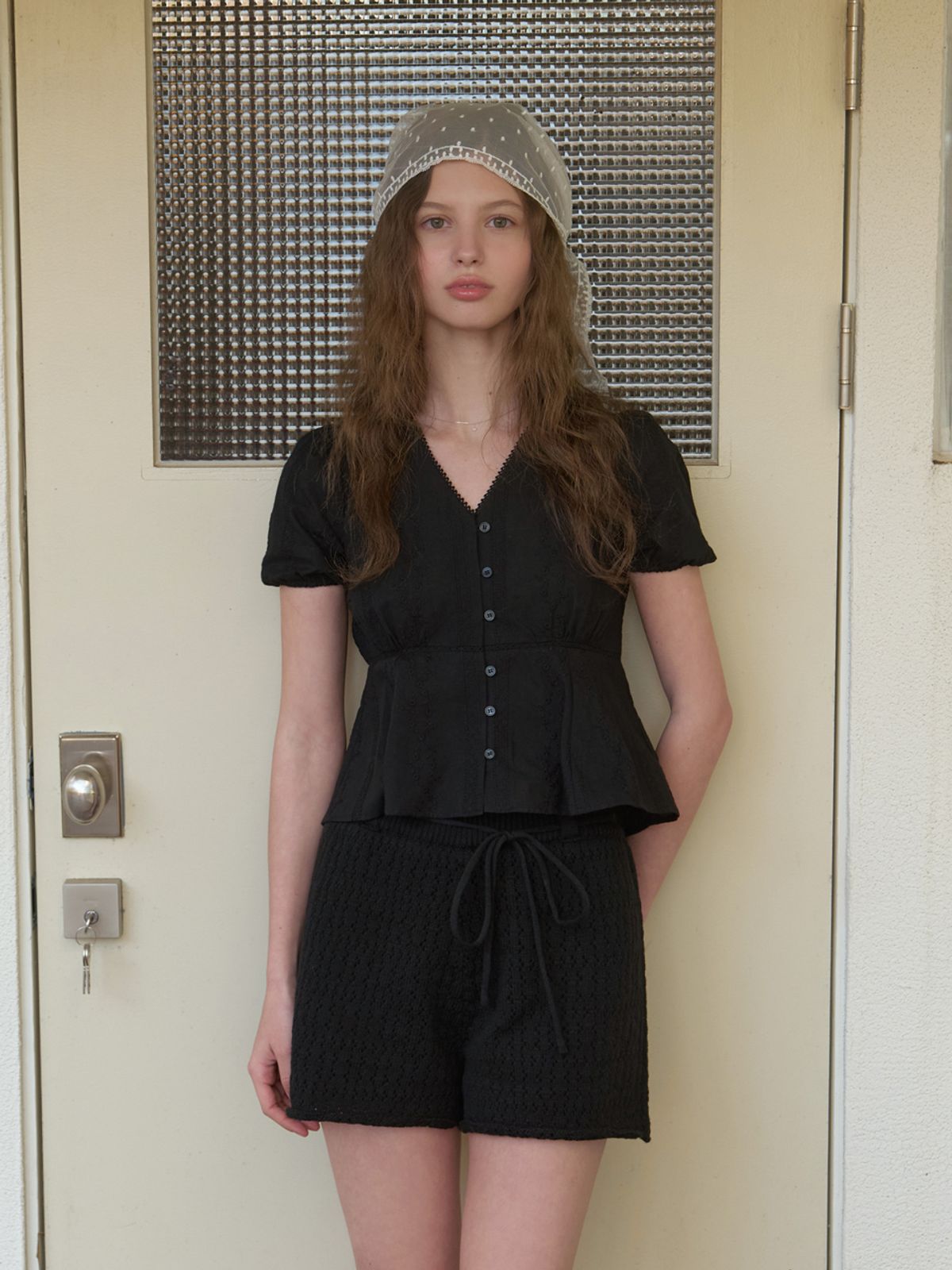 리엘(RE L) Feria cotton v blouse (black)