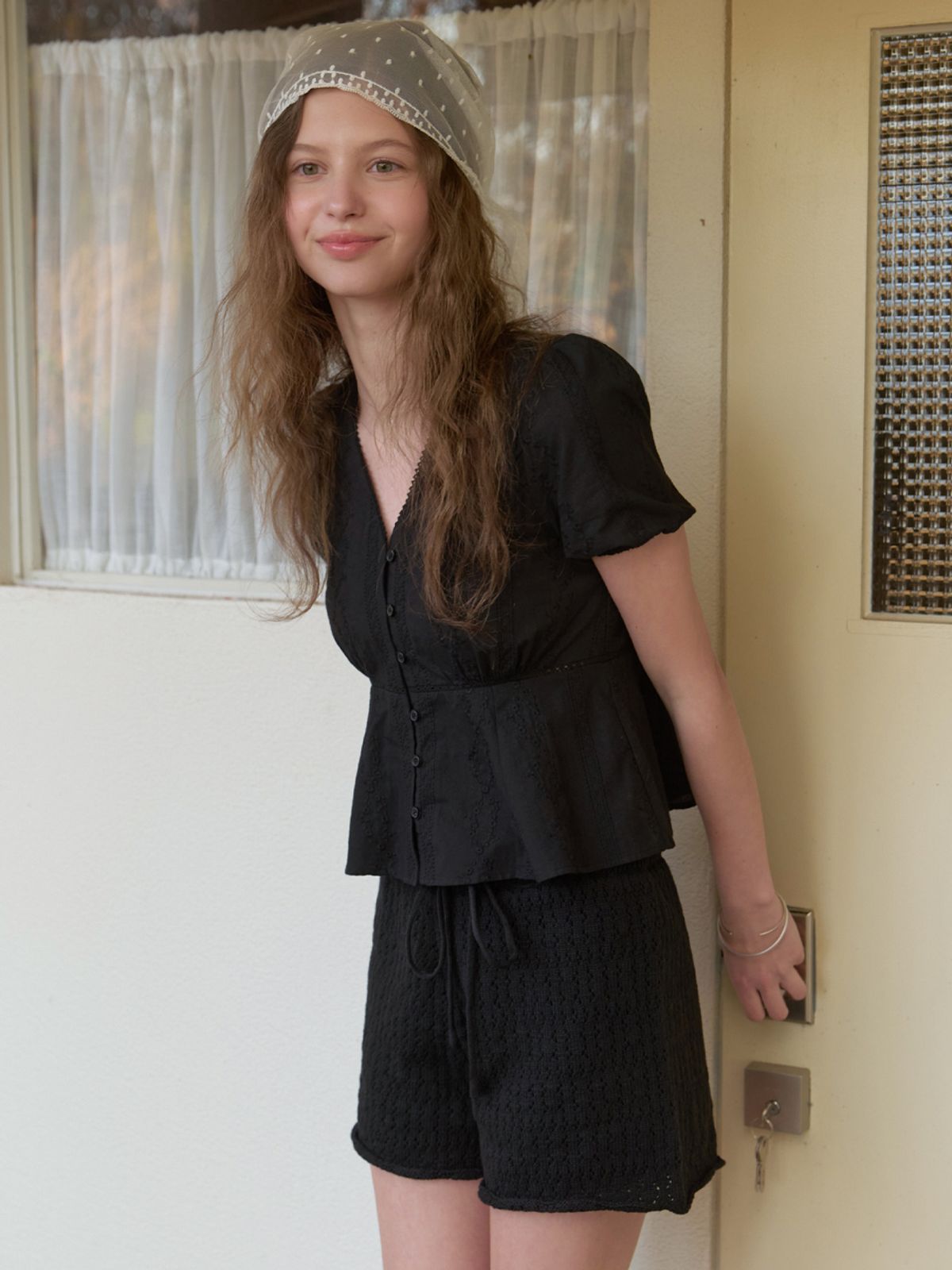 리엘(RE L) Feria cotton v blouse (black)