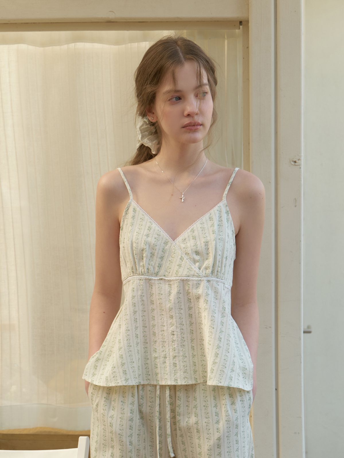 리엘(RE L) Liv sleeveless blouse (sage)