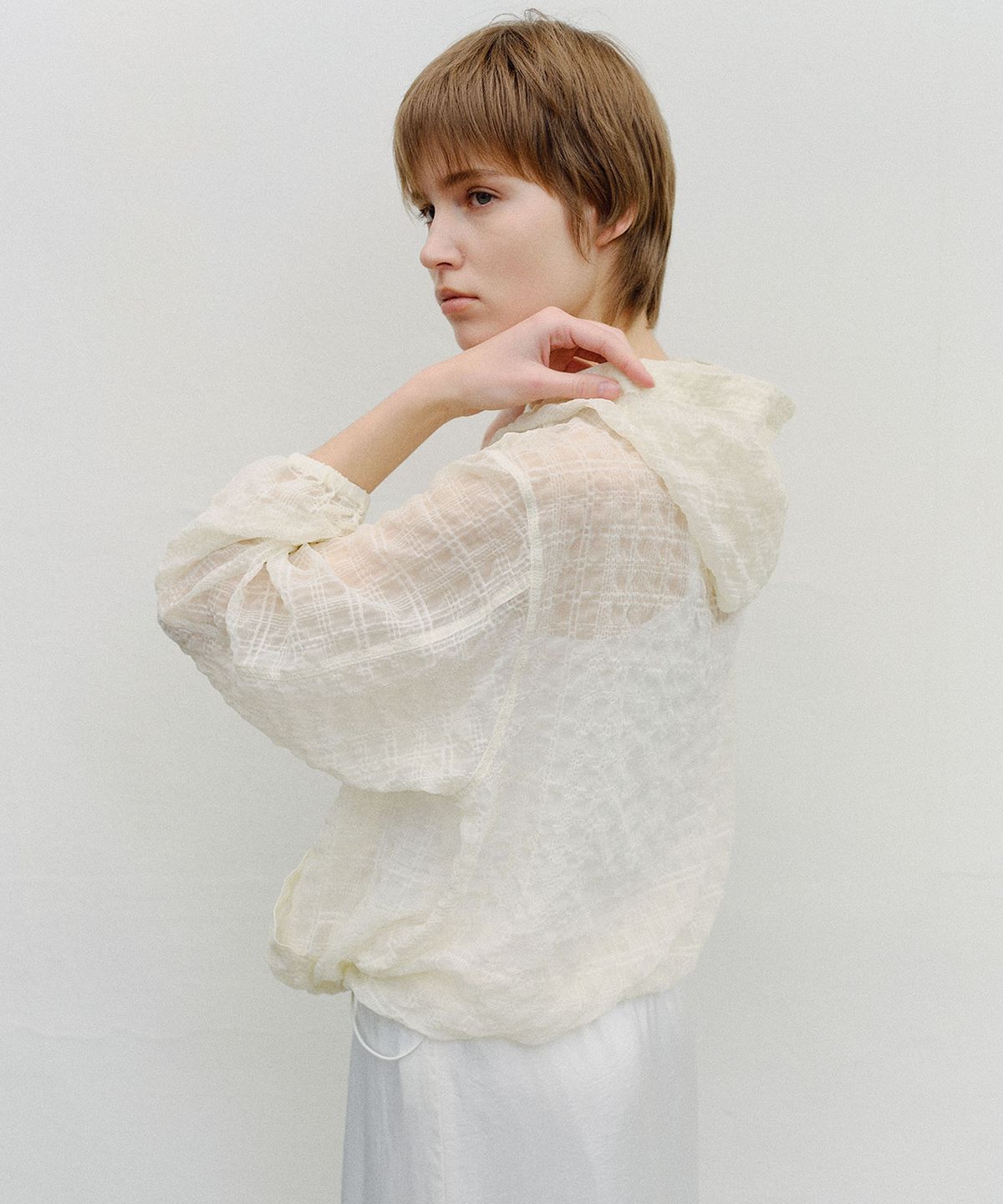 엔오르(EN OR) SHEER CHECK HOODED WINDBREAKER - CREAM