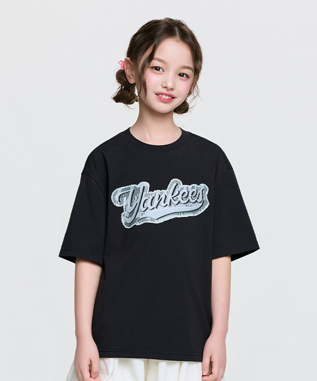 엠엘비 키즈(MLB KIDS) 스트릿 모노그램 데님 컬시브 티셔츠 NY (Black)