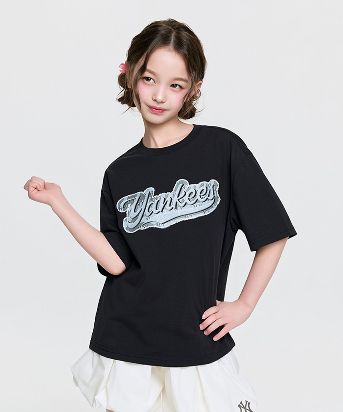 엠엘비 키즈(MLB KIDS) 스트릿 모노그램 데님 컬시브 티셔츠 NY (Black)