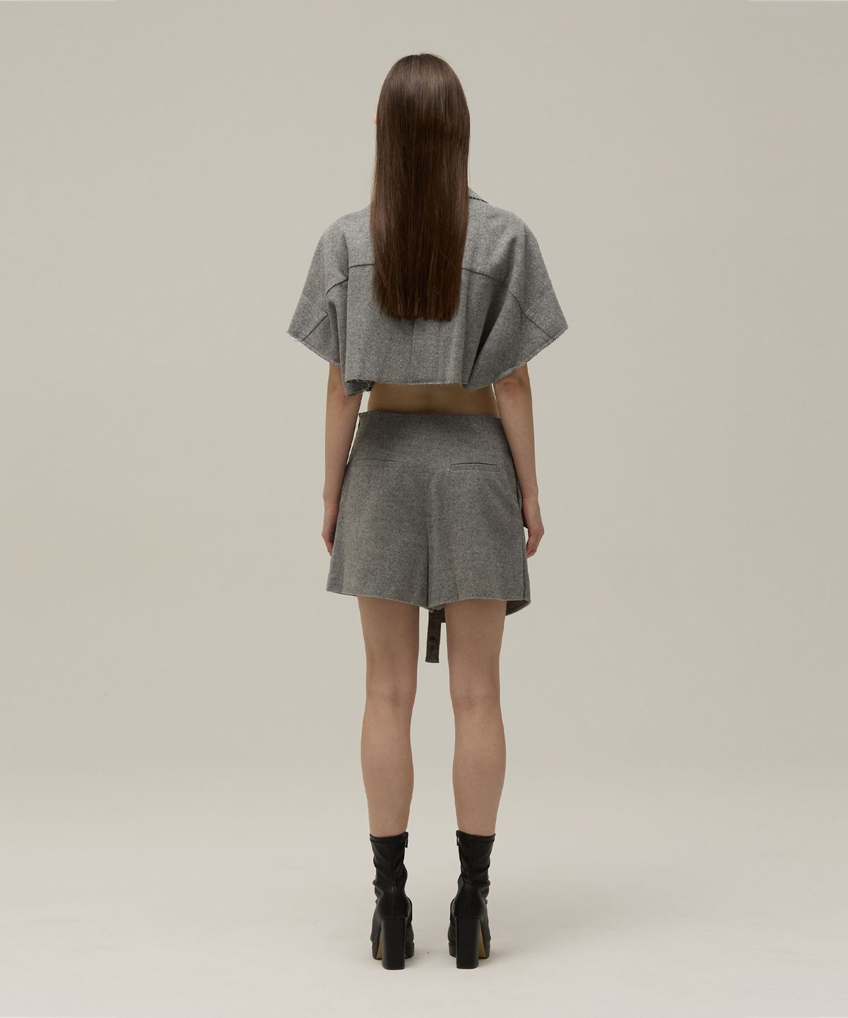 므아므(MMAM) Sleeveless crop  coat