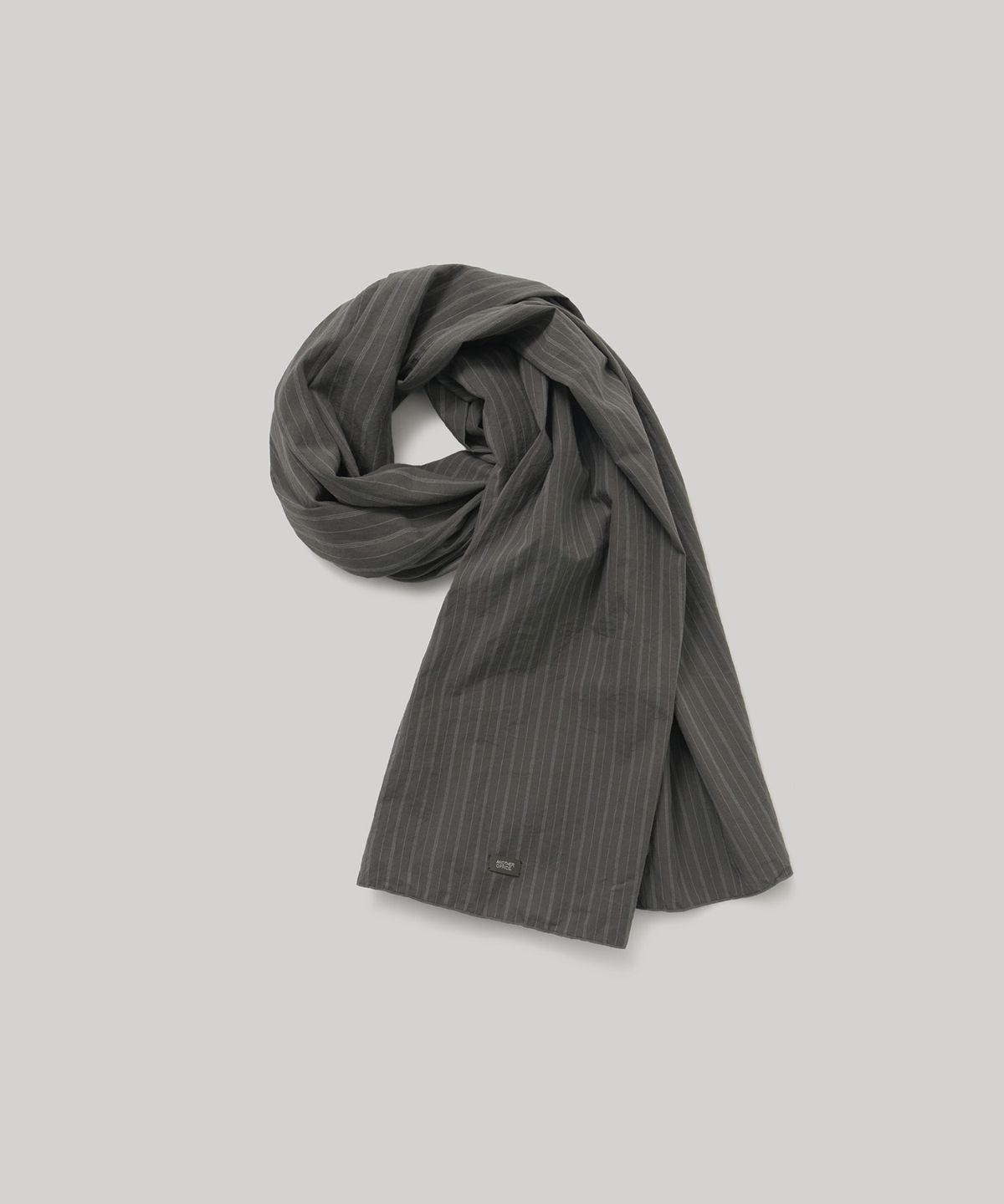 어나더 오피스(ANOTHER OFFICE) Zephyr Washed Scarf (Charcoal Stripe)