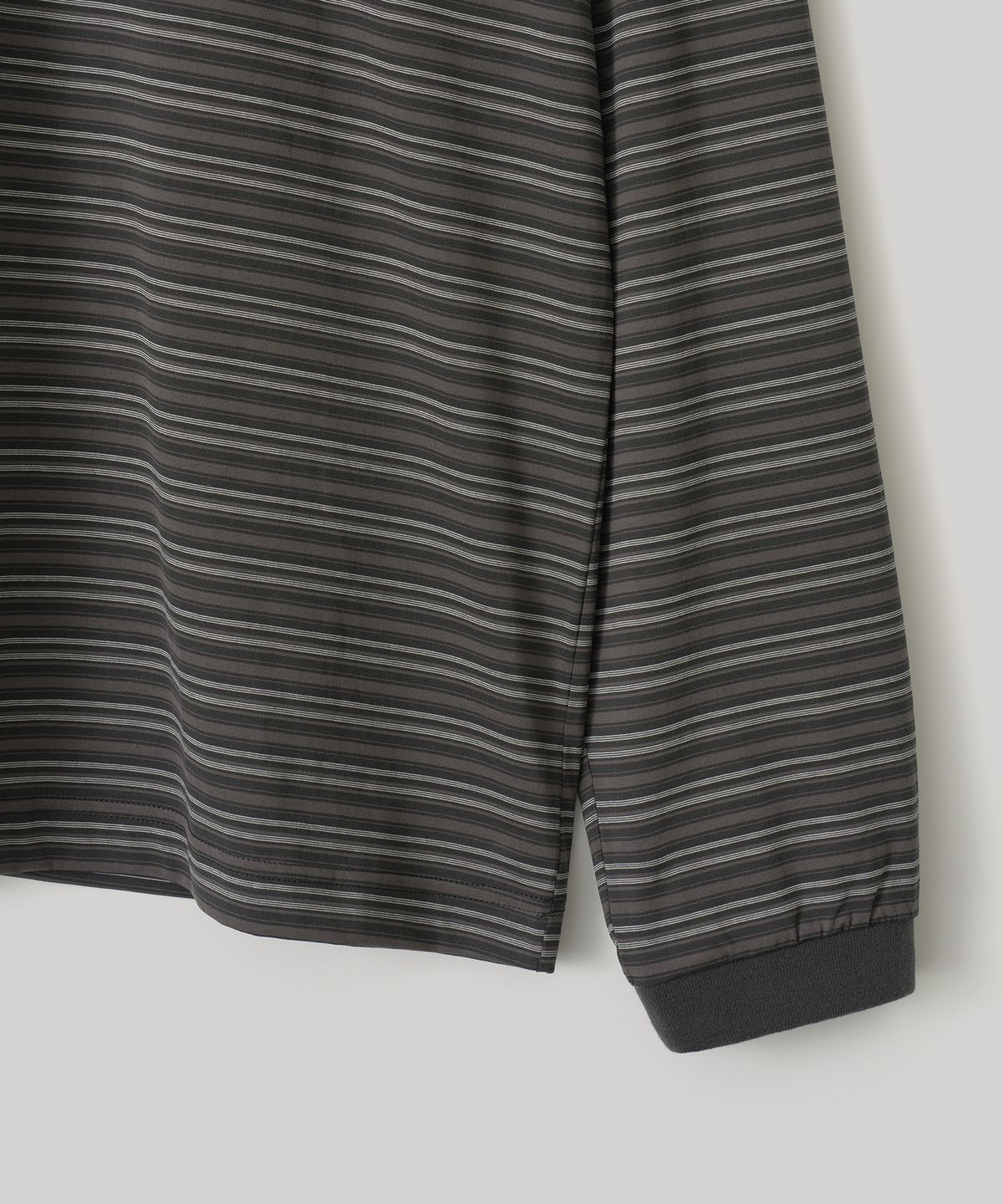 어나더 오피스(ANOTHER OFFICE) Zephyr Stripe T (Black)