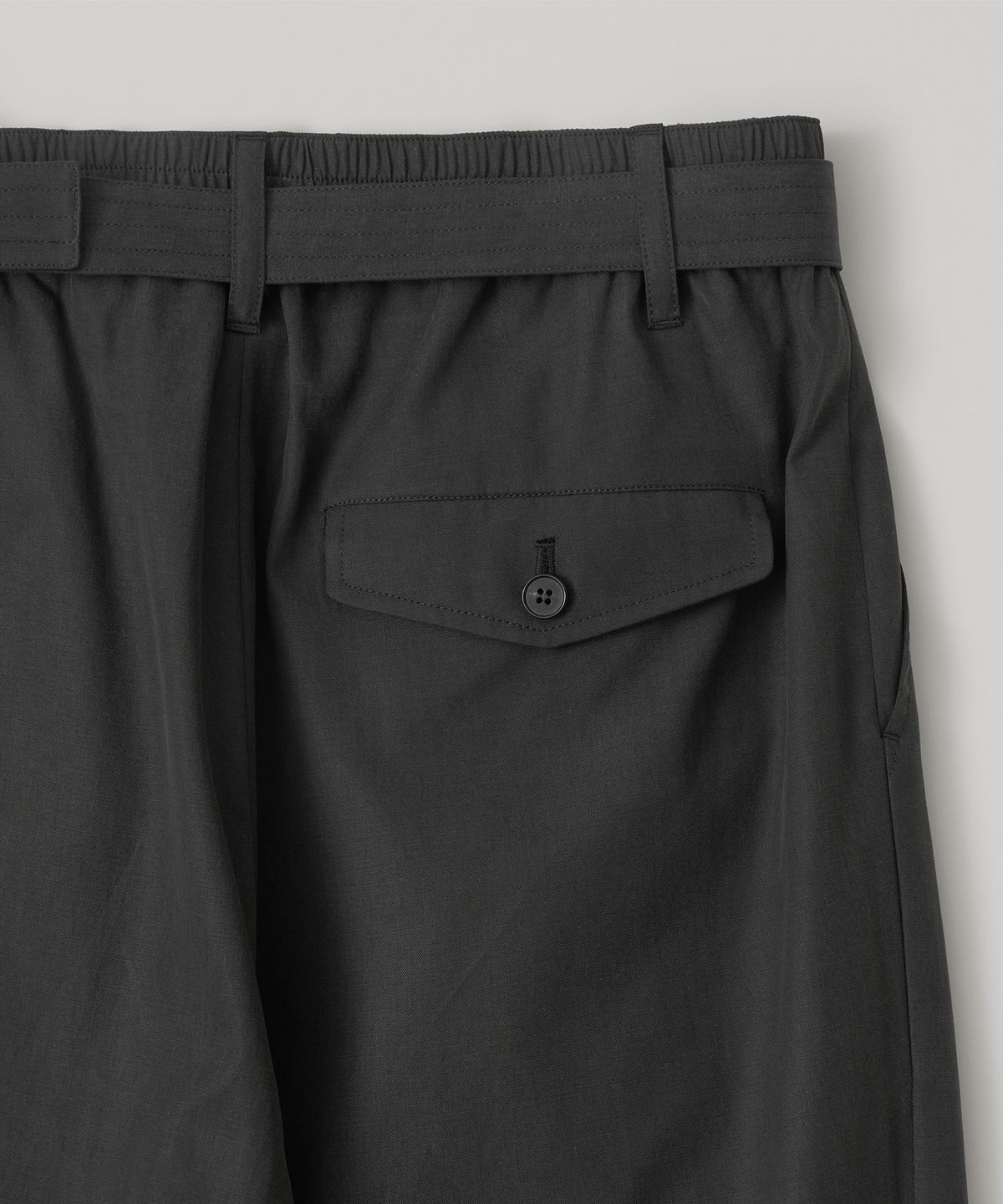 어나더 오피스(ANOTHER OFFICE) Structure Tencel Slacks (Almost Black)