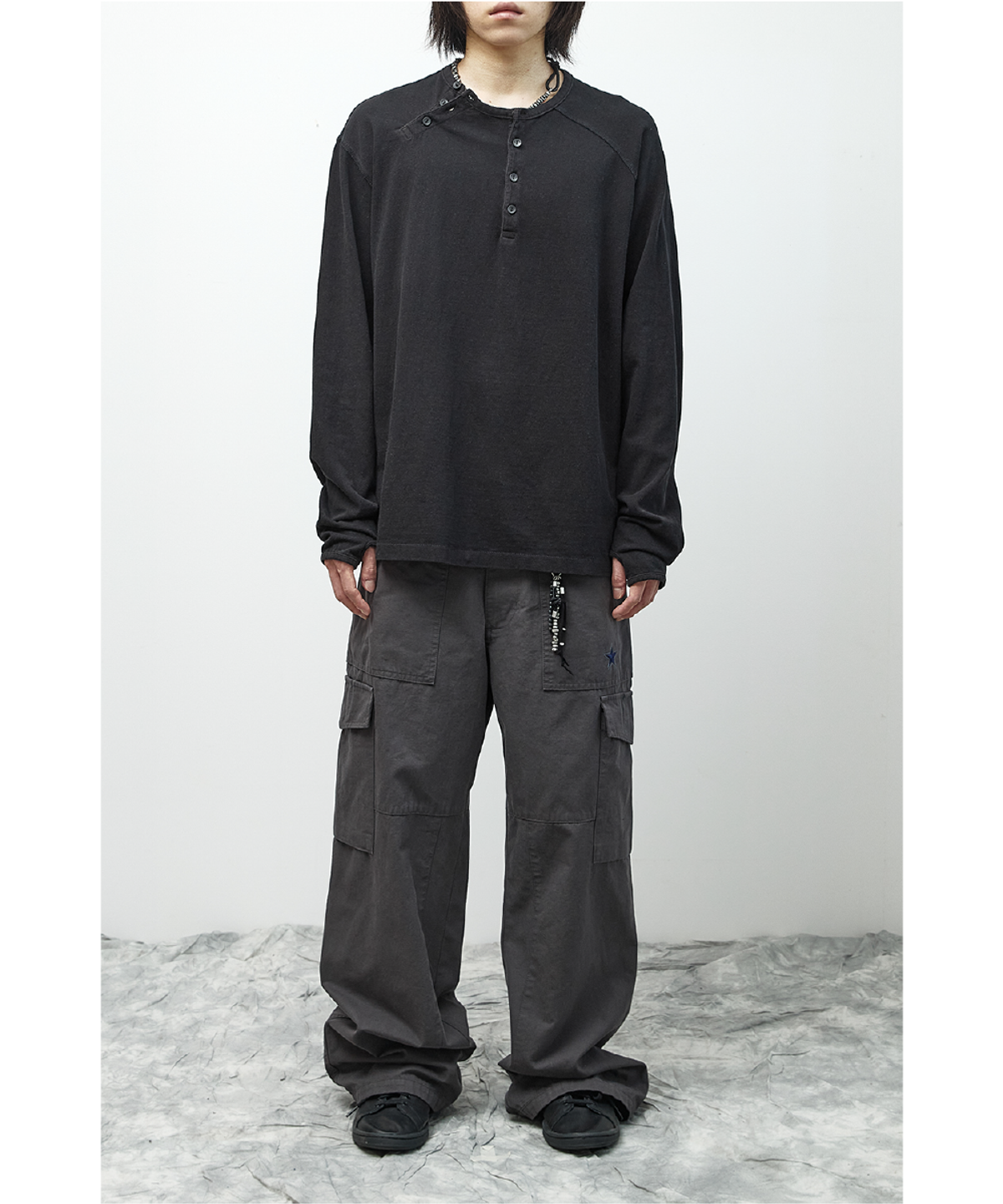 해칭룸(HATCHINGROOM) Double Henley Neck Tee Bleached Black