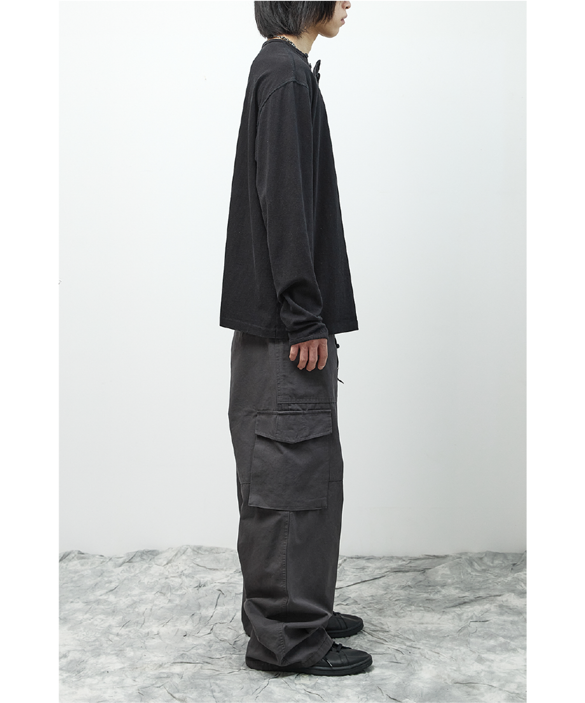 해칭룸(HATCHINGROOM) Double Henley Neck Tee Bleached Black