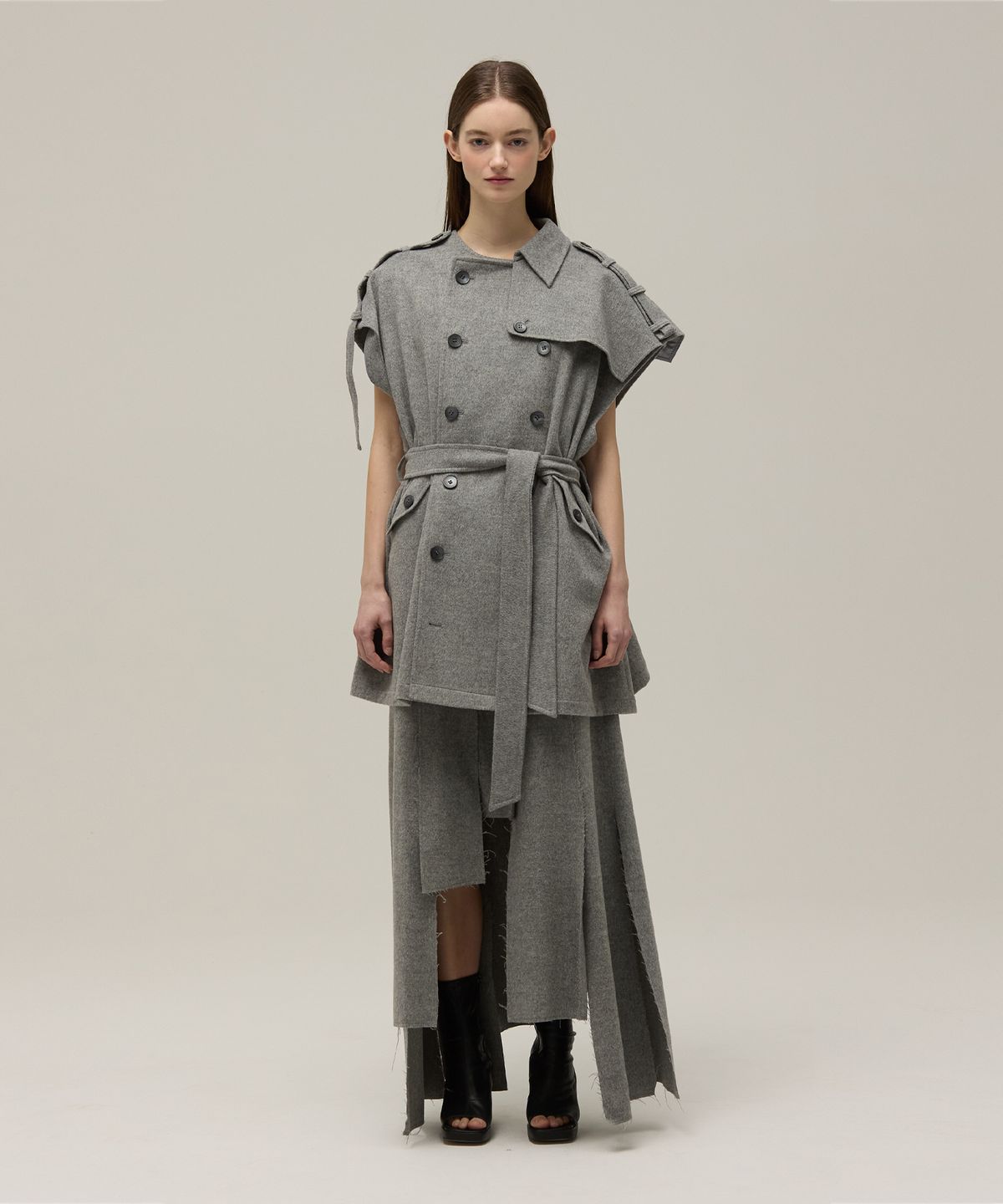 므아므(MMAM) Signature wool sleeveless half trench coat