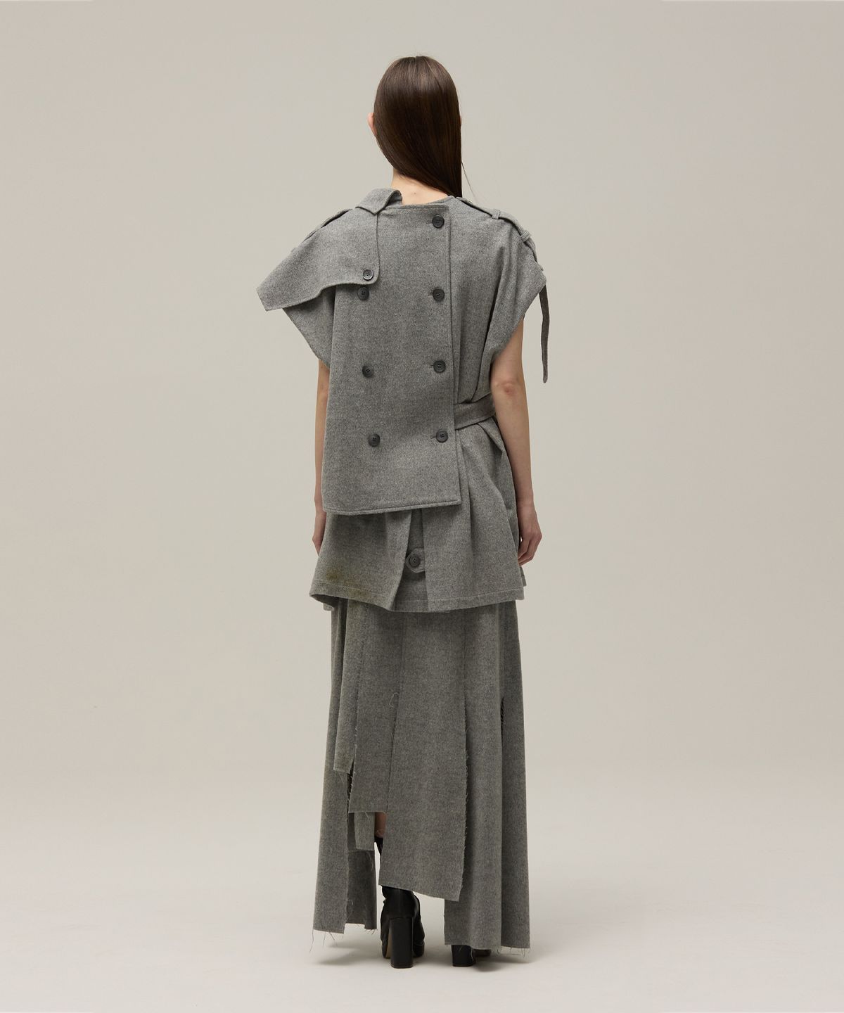 므아므(MMAM) Signature wool sleeveless half trench coat