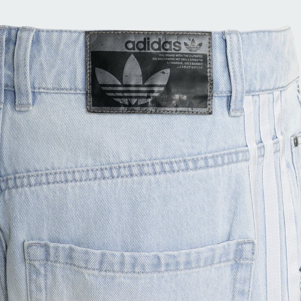아디다스(ADIDAS) 아딜레늄 시즌 5 데님 진 - 라이트블루 / KX4822