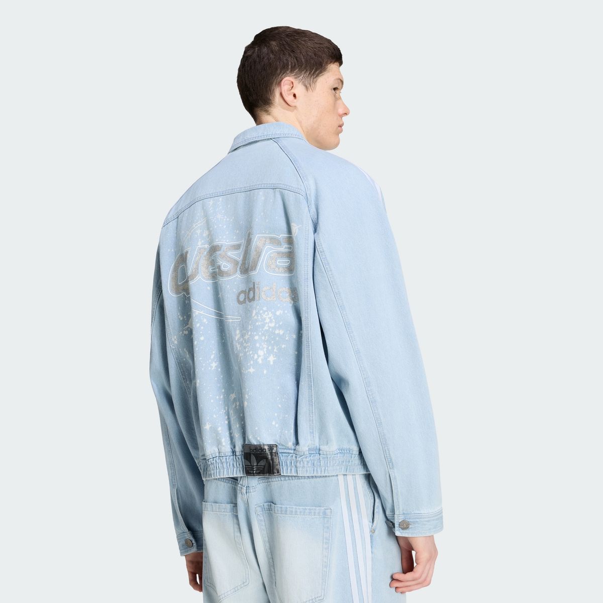 아디다스(ADIDAS) 아딜레늄 시즌 5 데님 재킷 - 라이트블루 / KX4824