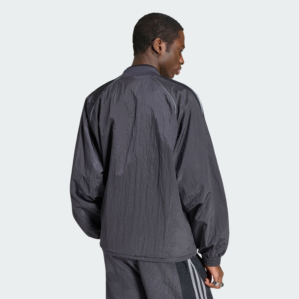 아디다스(ADIDAS) 아딜레늄 시즌 5 트랙탑 - 블랙 / KX4831