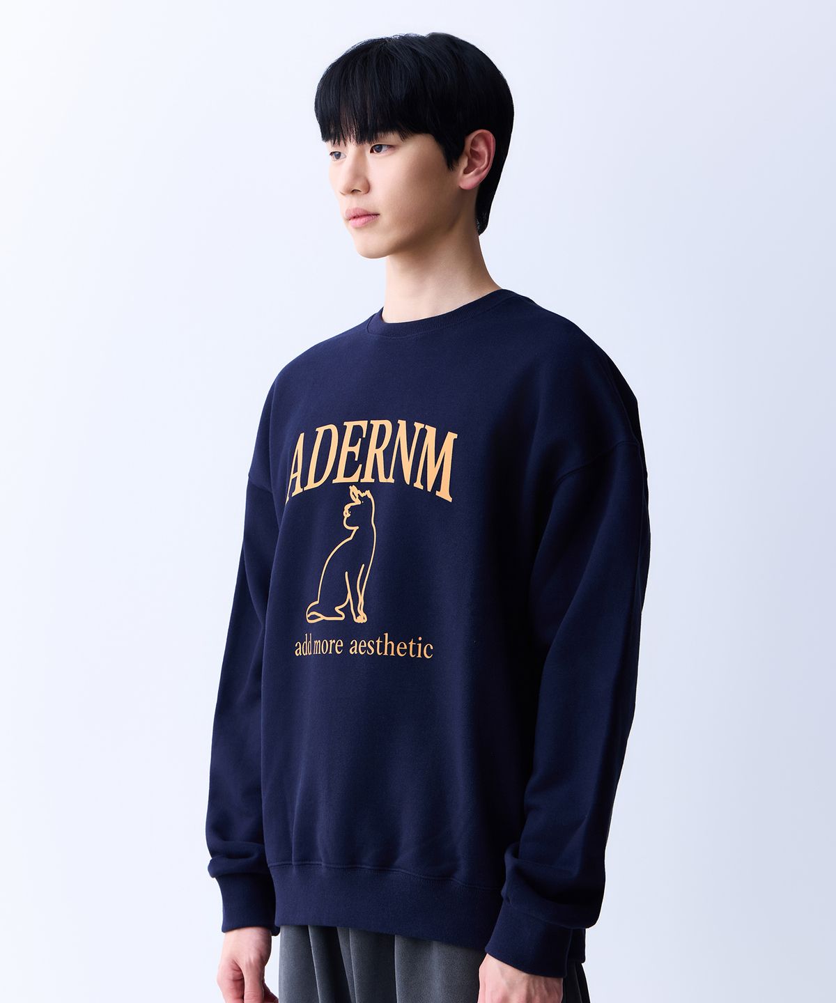 에이던엠(ADERNM) 에이던엠 캣츠 스웨트셔츠 네이비&옐로우