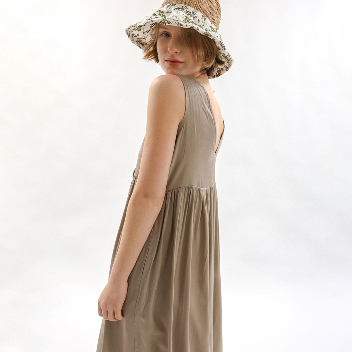 멜라니조이(MELANIE JOY) MJ_V-neck satin slip pajama dress_2color