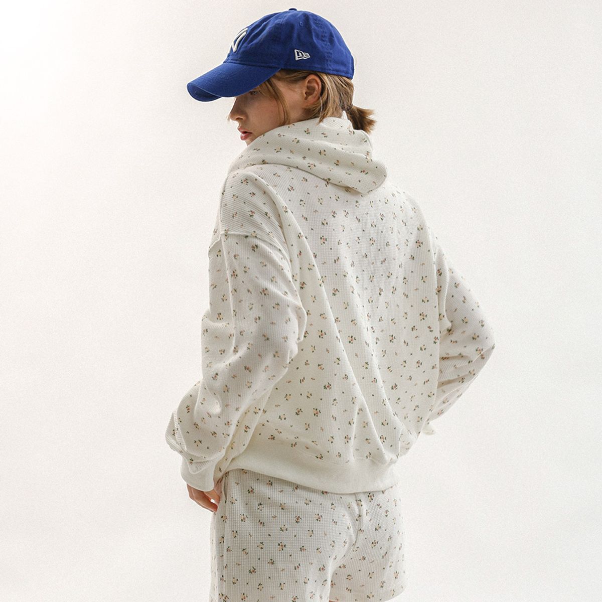 멜라니조이(MELANIE JOY) MJ_Floral zip-up hoodie jacket_2color