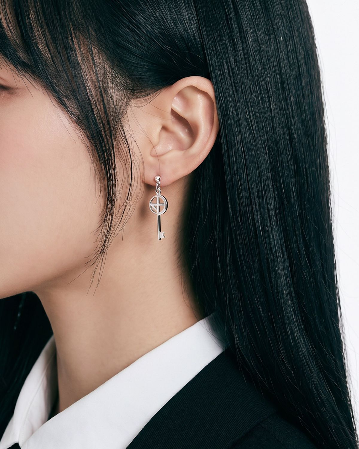 논논(NONENON) COMPASS KEY01 EAR